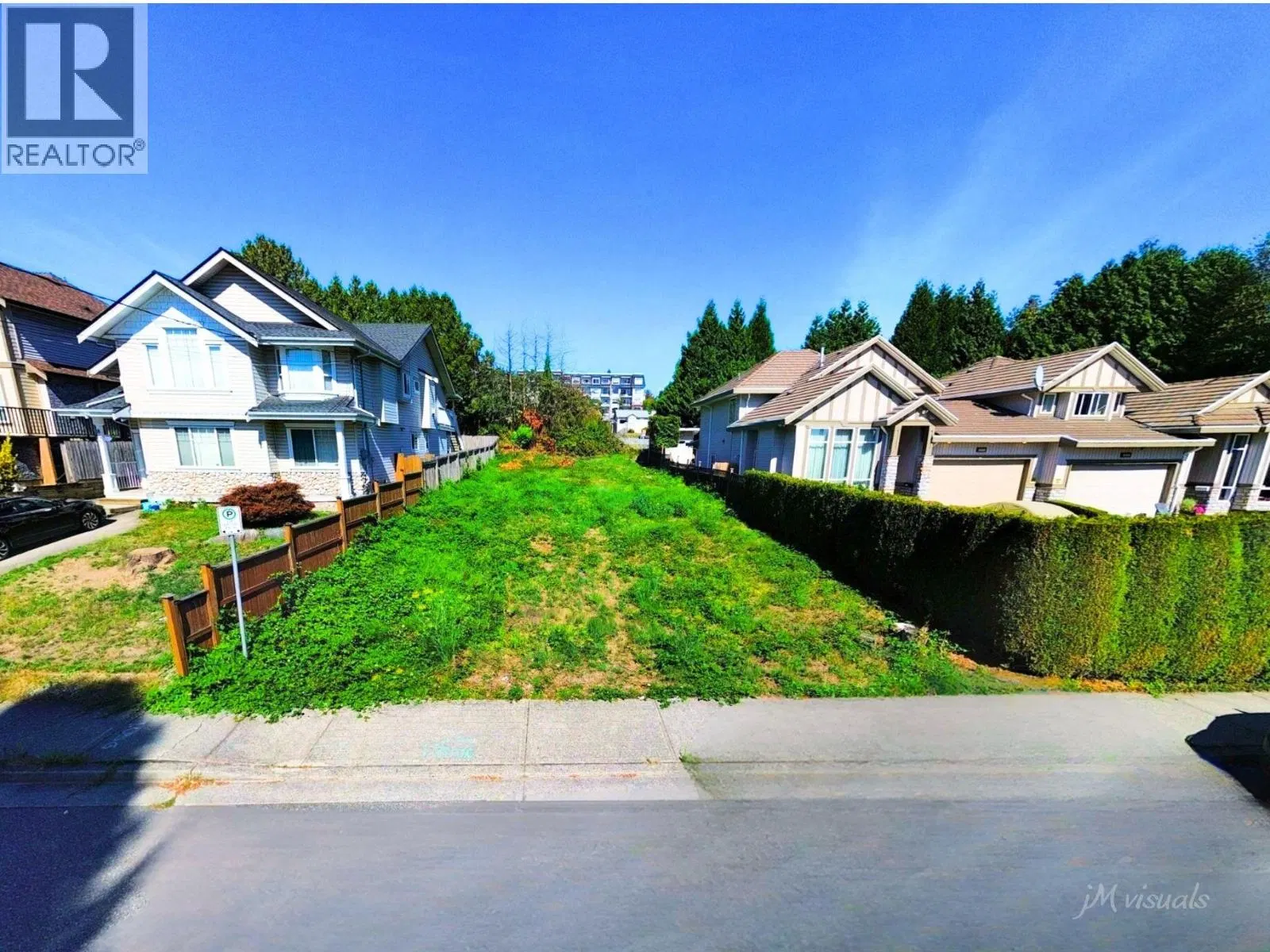 Photo 4 of 10 at 809 HENDERSON Avenue