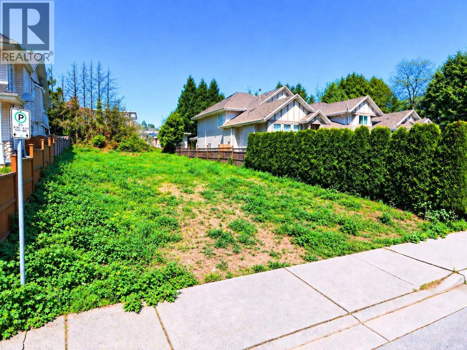 Photo 5 of 10 at 809 HENDERSON Avenue