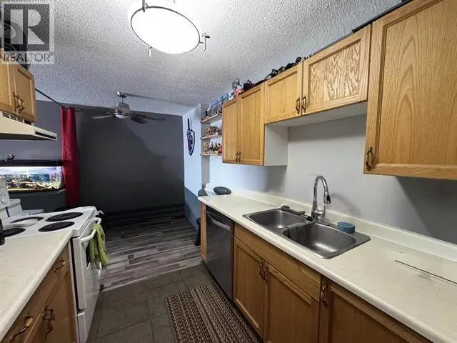 Photo 4 of 11 at #105 – 10216 102 Avenue