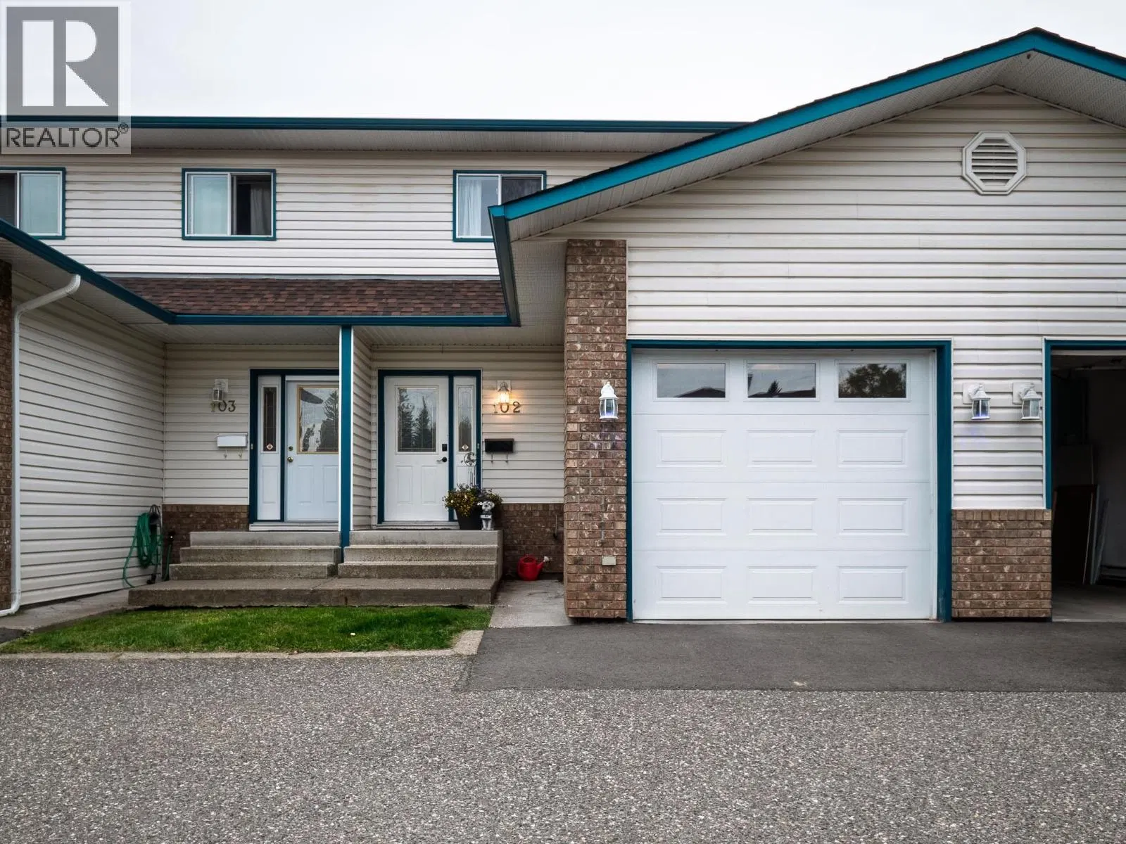 Photo 4 of 28 at #102 – 7180 ST LAWRENCE Avenue