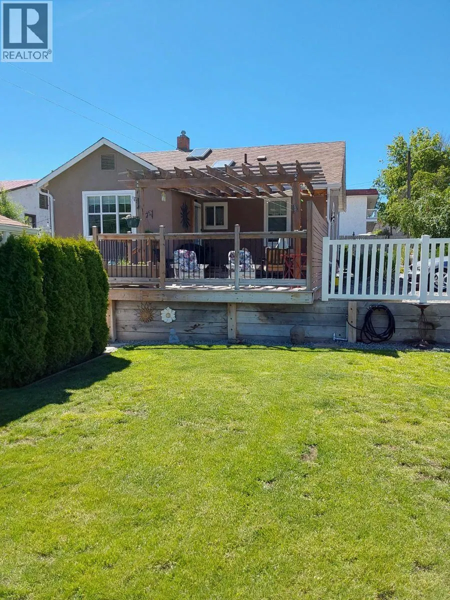 Photo 4 of 33 at 8310 70TH Avenue