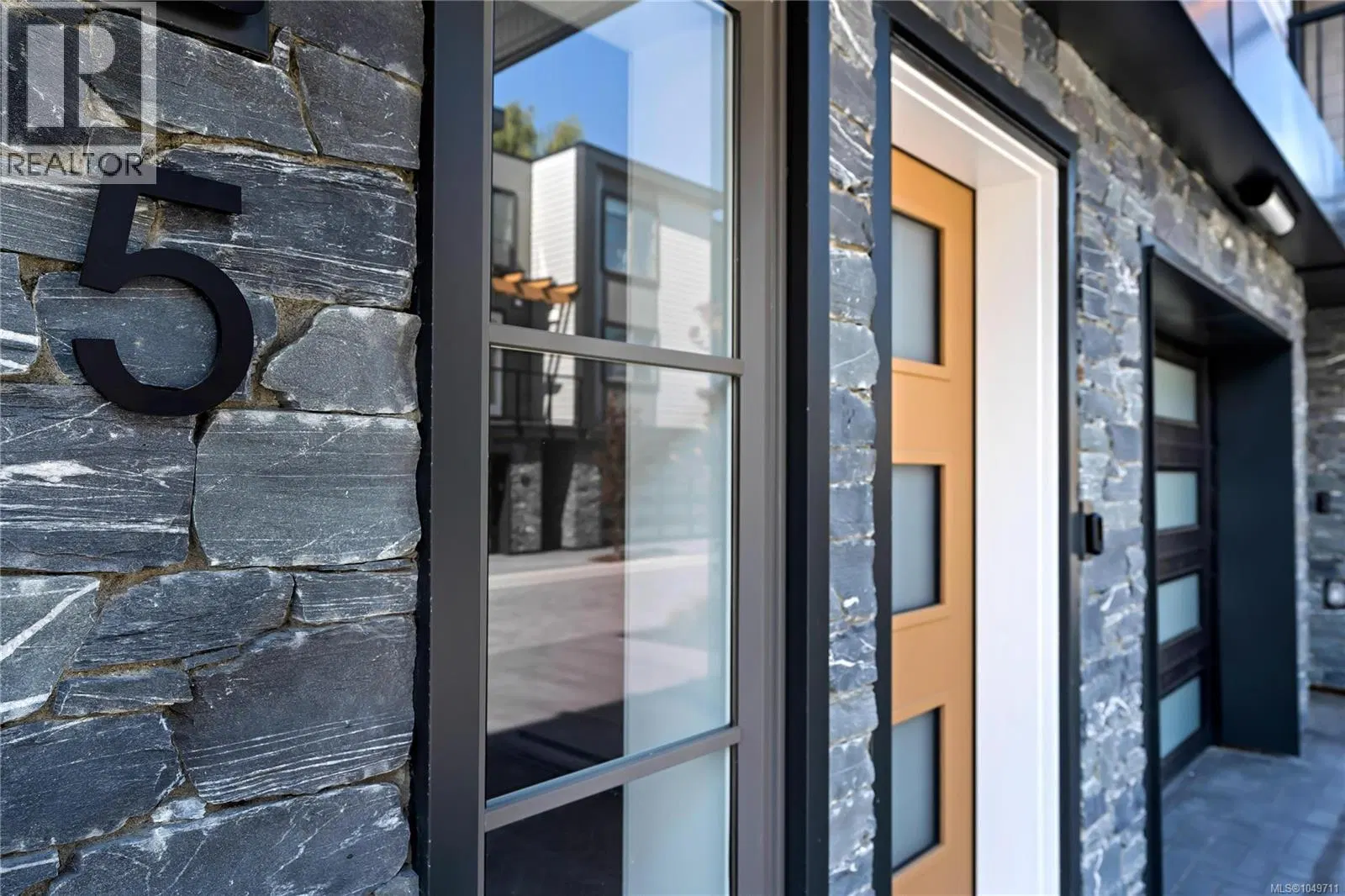 Photo 2 of 61 at #5 – 2590 Penrhyn Street