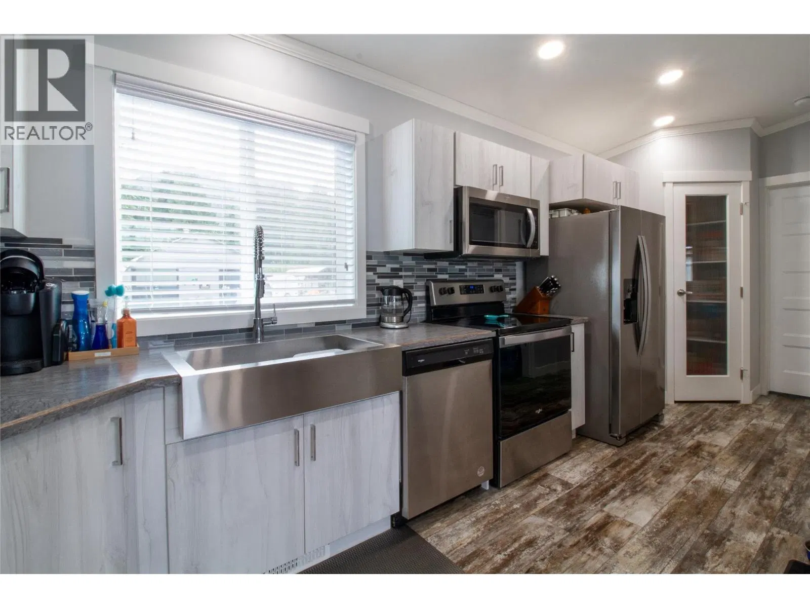 Photo 4 of 23 at #16 – 978 Lundell Road