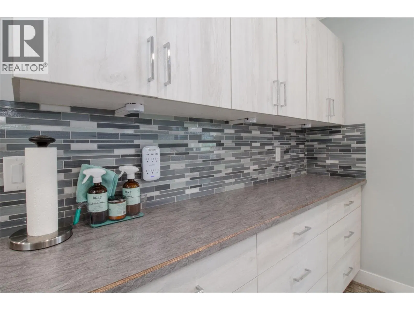 Photo 5 of 23 at #16 – 978 Lundell Road