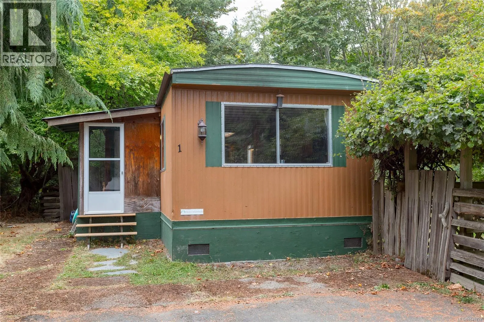 #1 – 2670 Sooke River Road