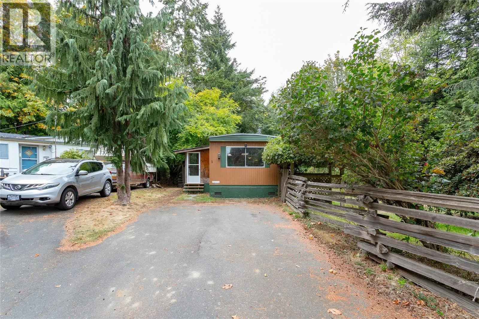 Photo 3 of 38 at #1 – 2670 Sooke River Road