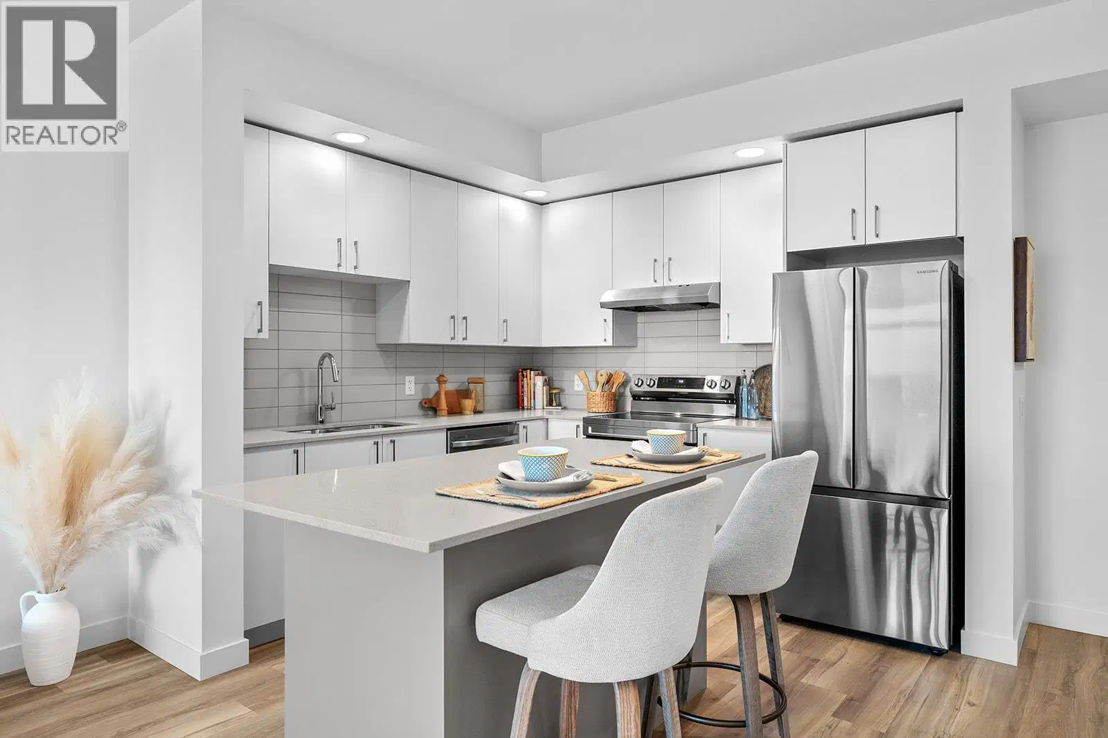 #403 – 1111 Frost Road