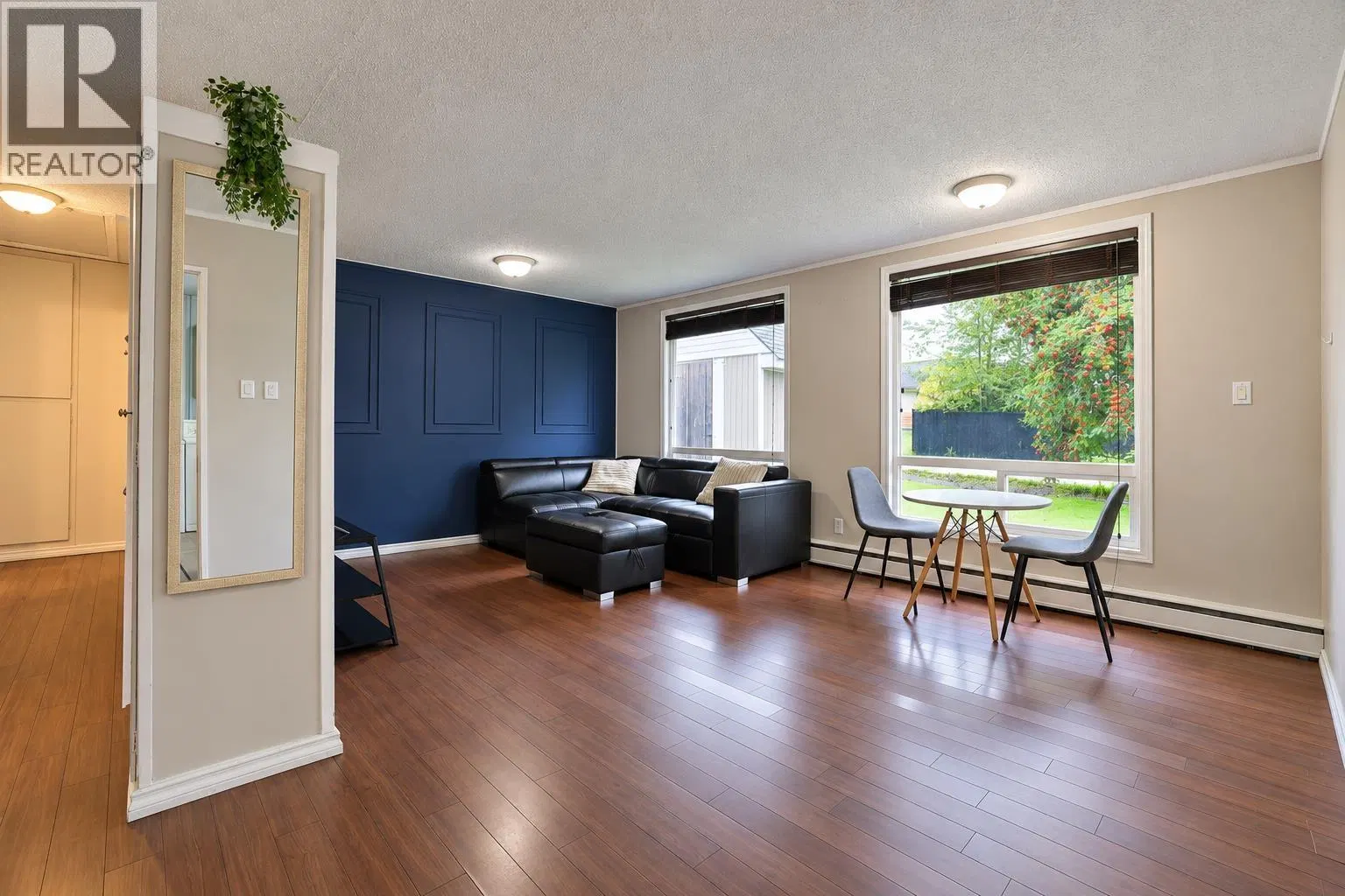 Photo 5 of 15 at 84 CAPILANO Street