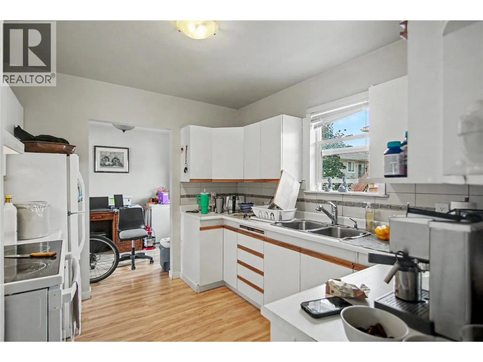 Photo 5 of 31 at 4404 25 Street