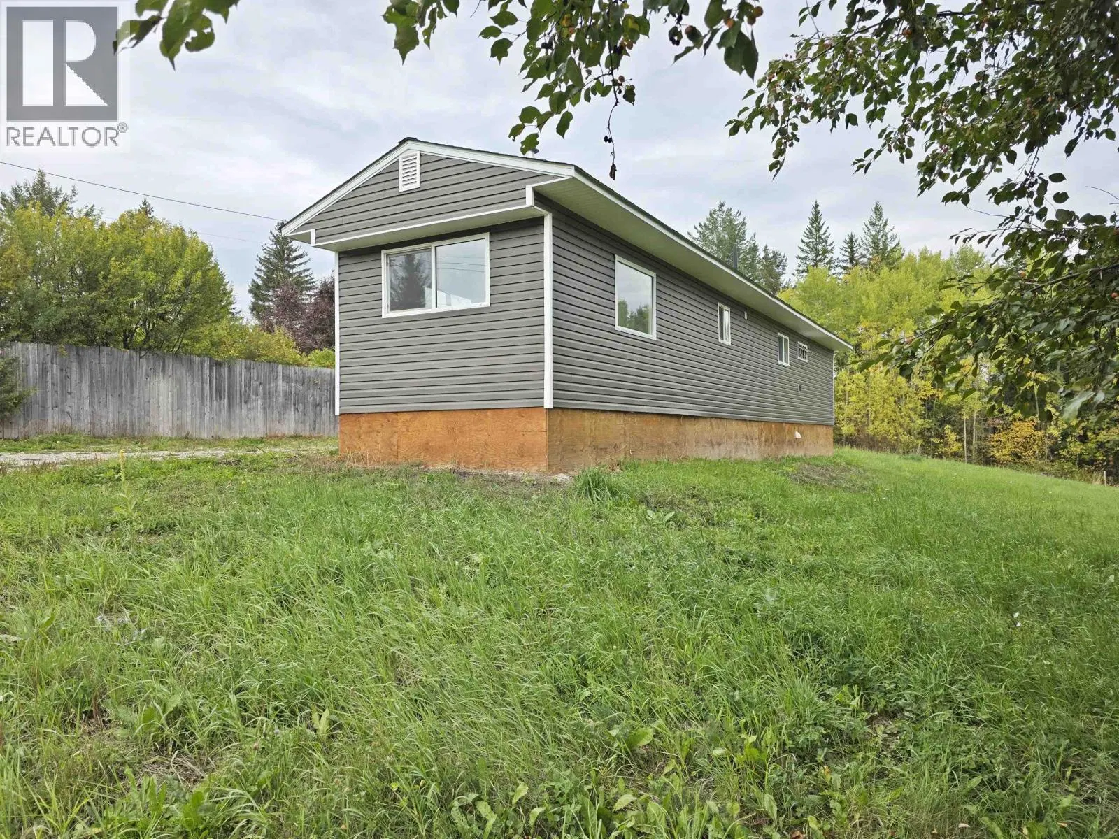 Photo 1 of 25 at 1916 BALSAM Avenue
