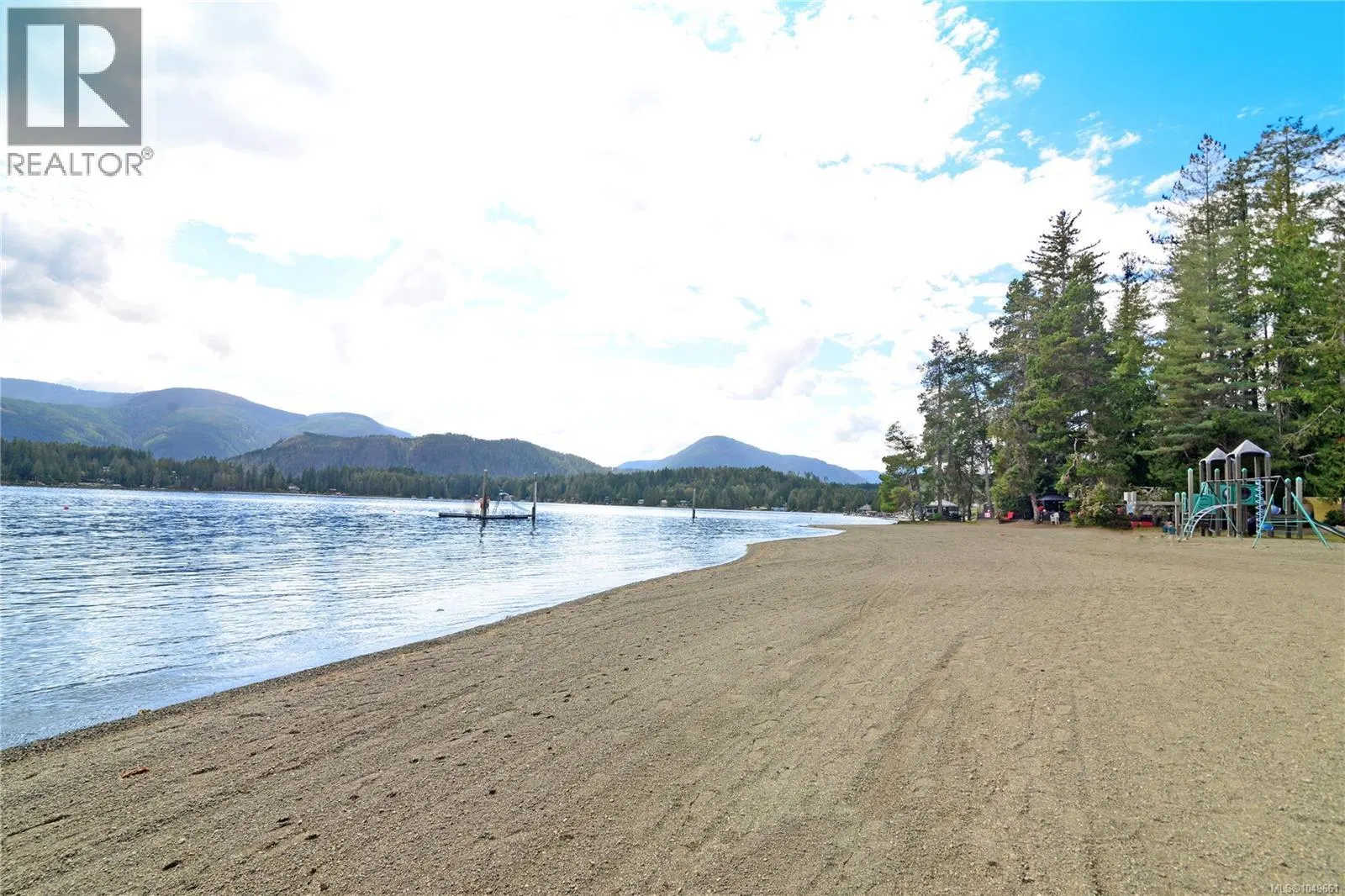 Photo 3 of 12 at B-9 – 10324 Lakeshore Road
