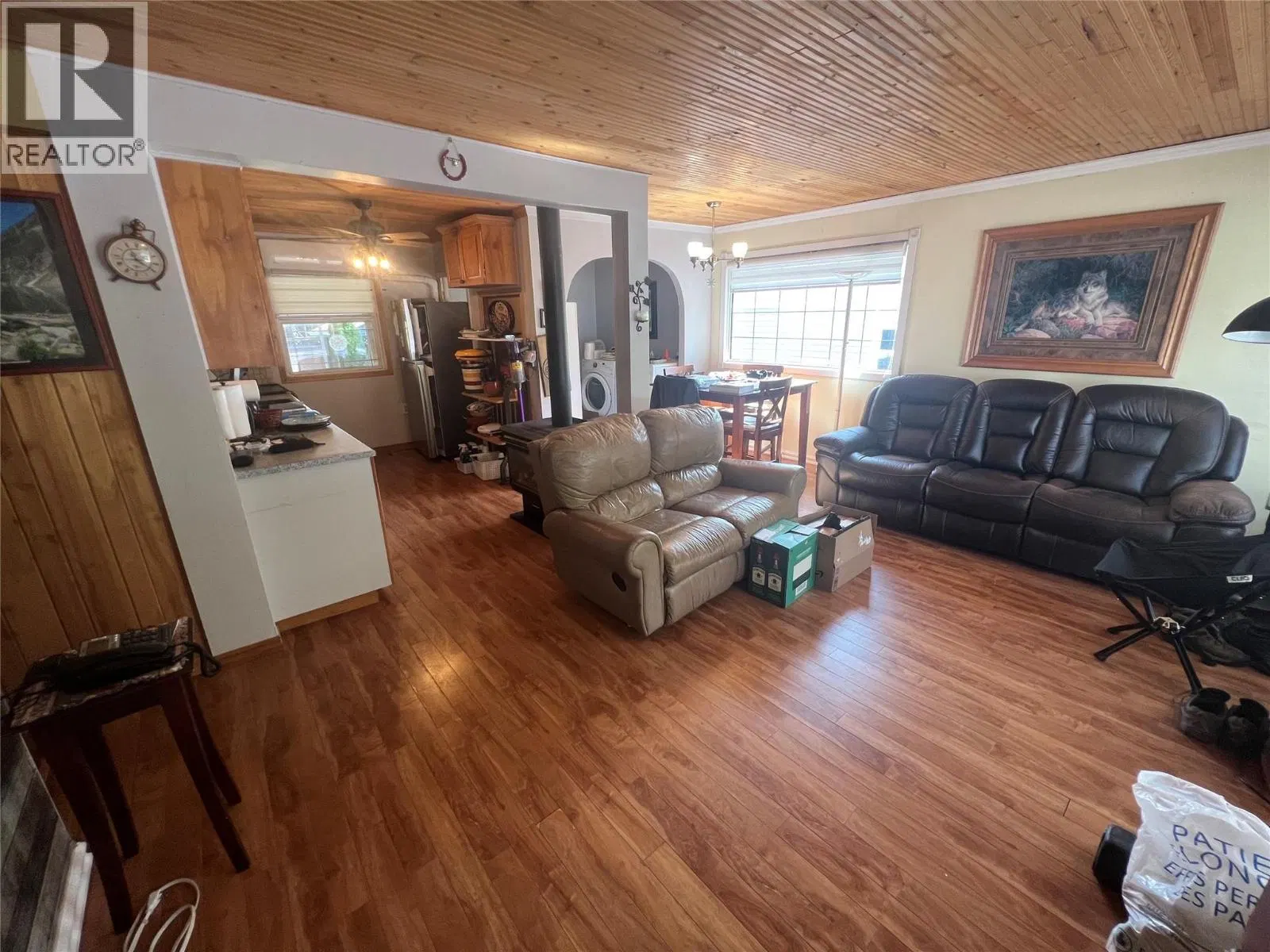 Photo 4 of 32 at 1116 Marianna Crescent