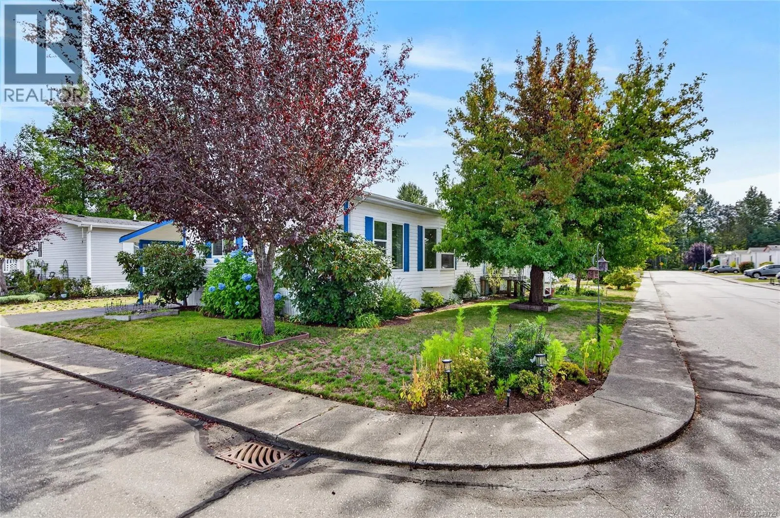 Photo 2 of 47 at #19 – 2140 20th Street