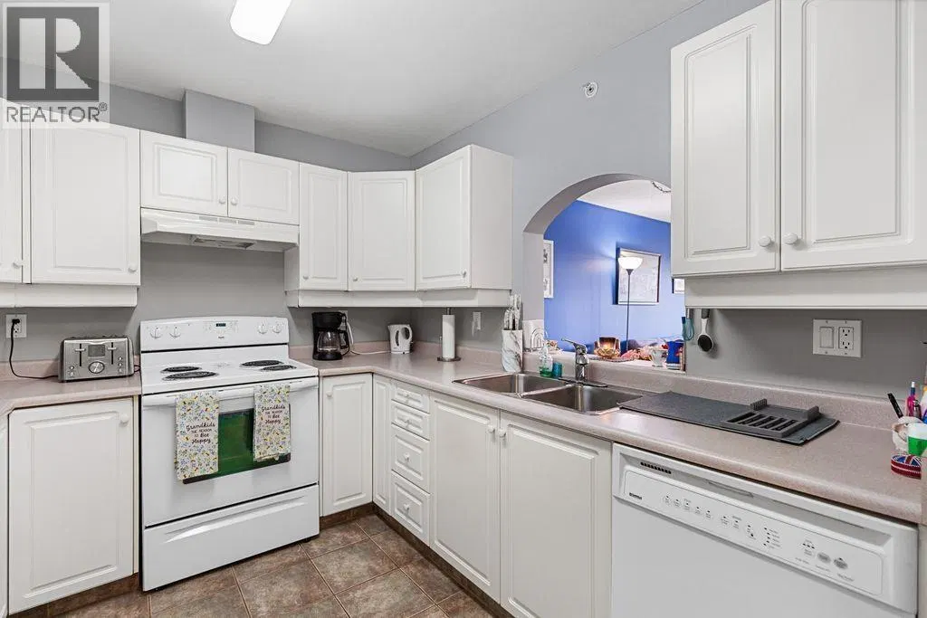 Photo 4 of 28 at #404 – 1638 6TH Avenue
