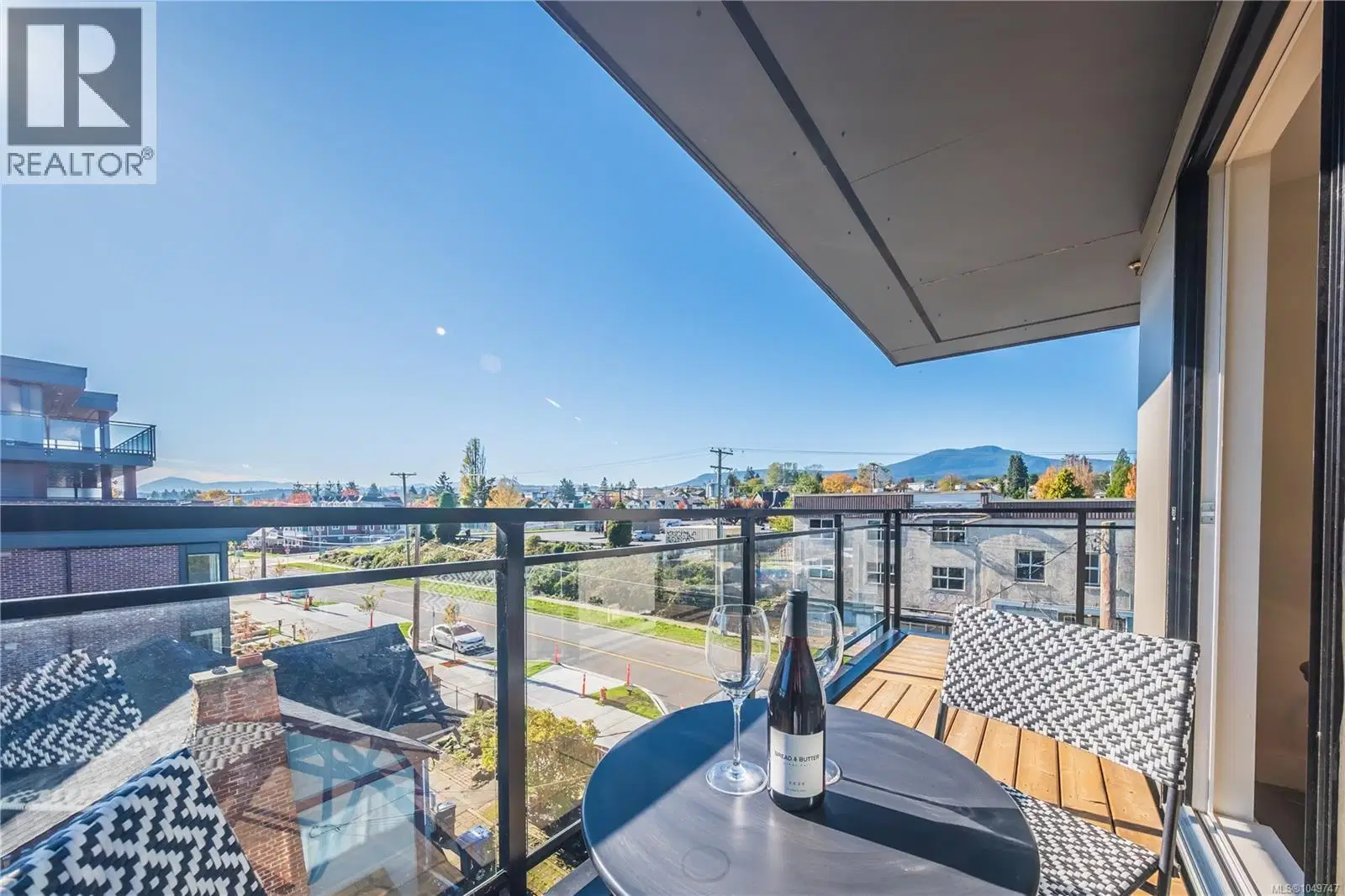 #407 – 119 Haliburton Street