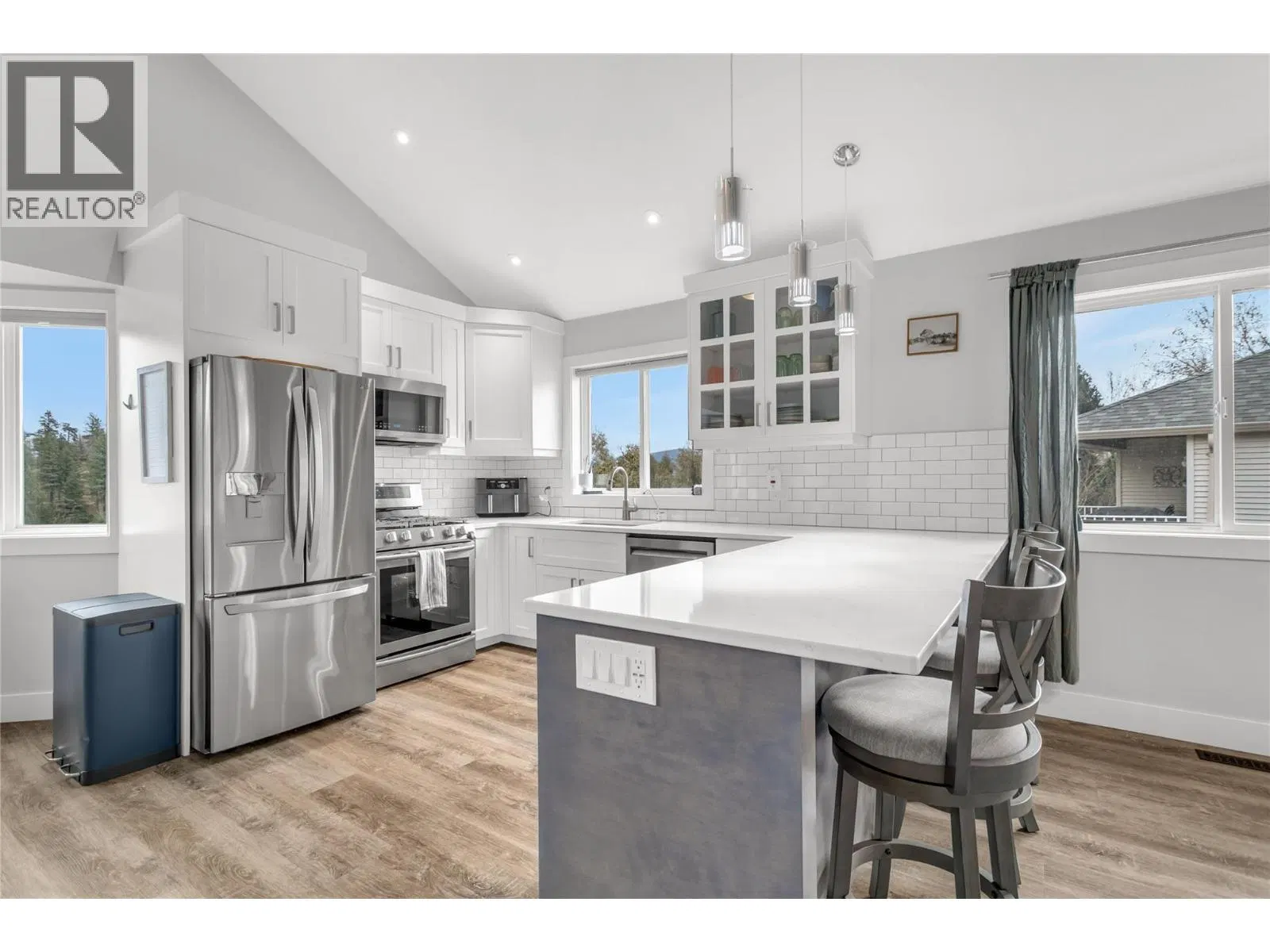 Photo 1 of 72 at 3819 Glen Canyon Drive