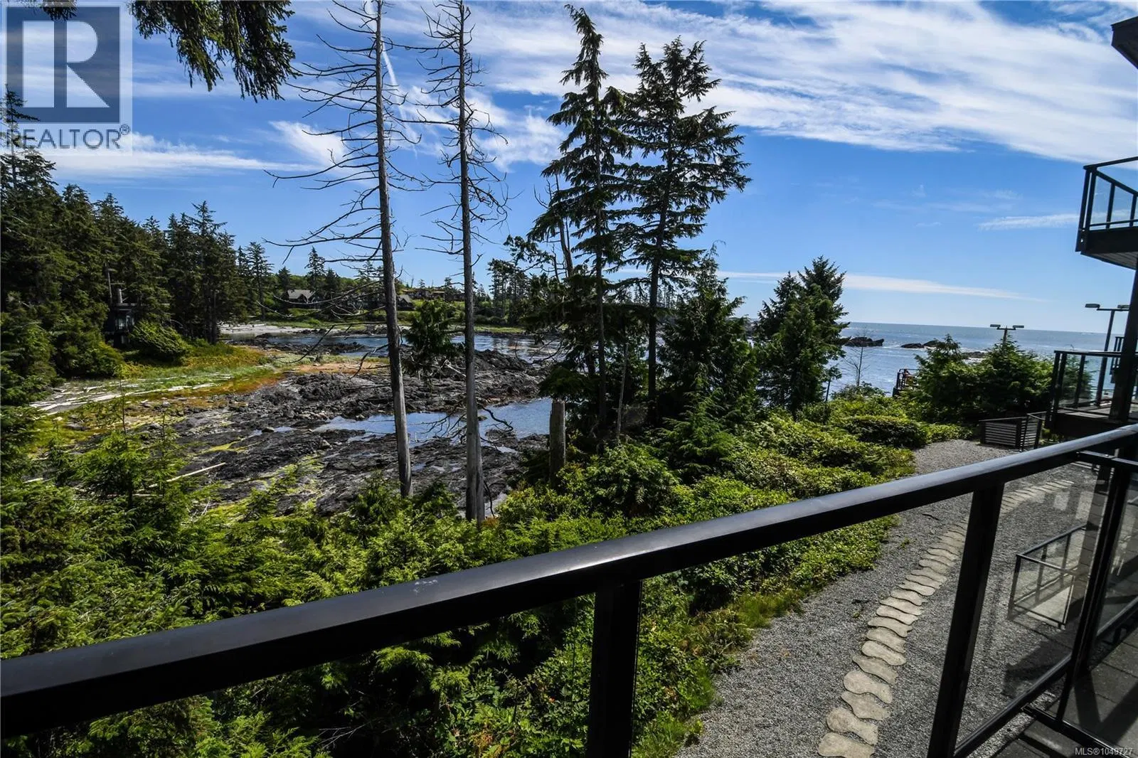 #204 – 596 Marine Drive