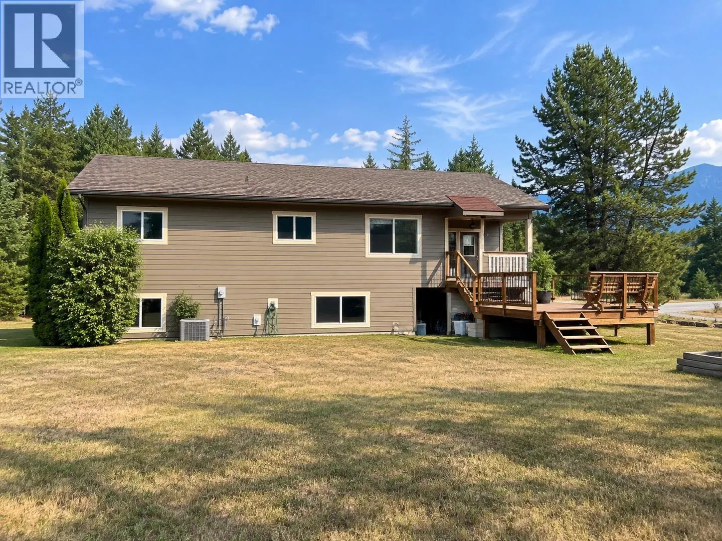 Photo 2 of 18 at 218 10TH Avenue