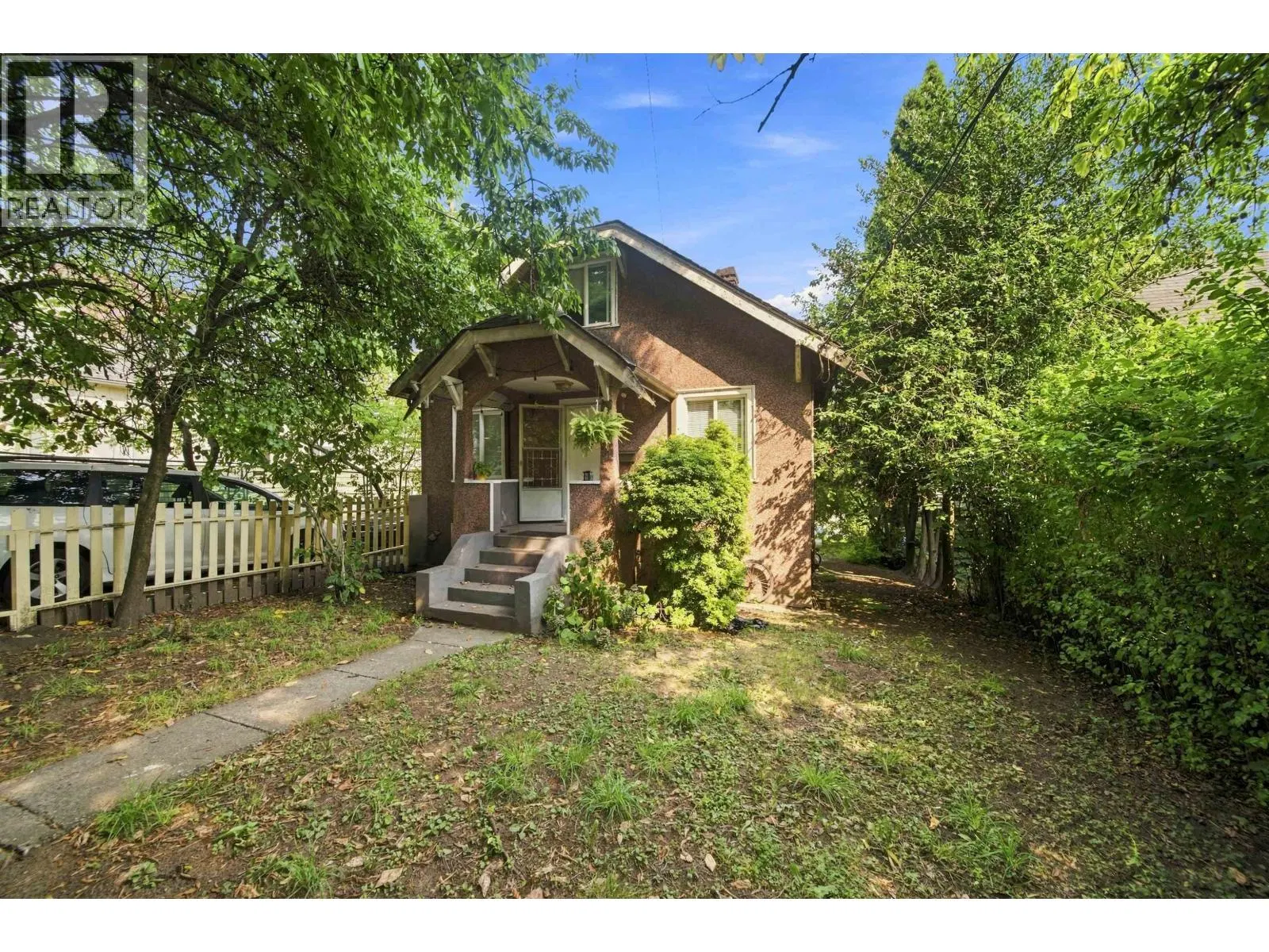 Photo 5 of 12 at 452 ROUSSEAU Street