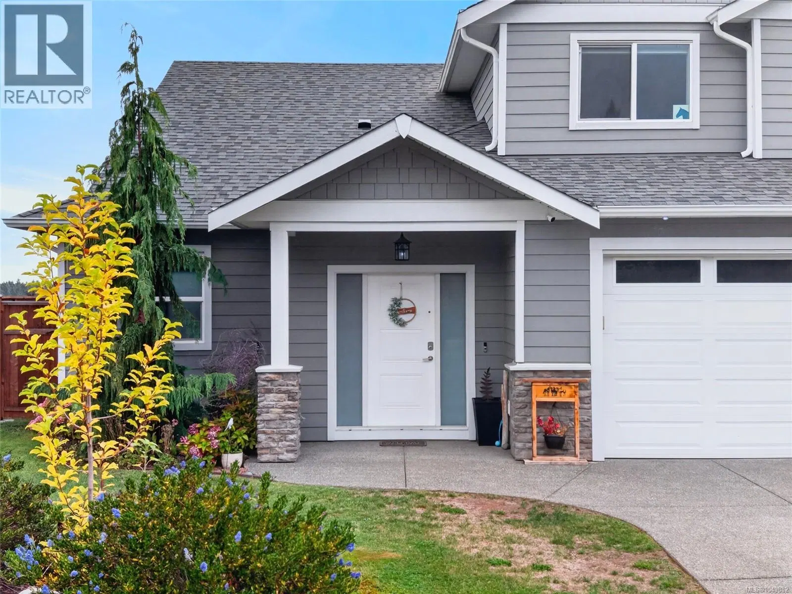 Photo 3 of 37 at 3360 Harbourview Boulevard