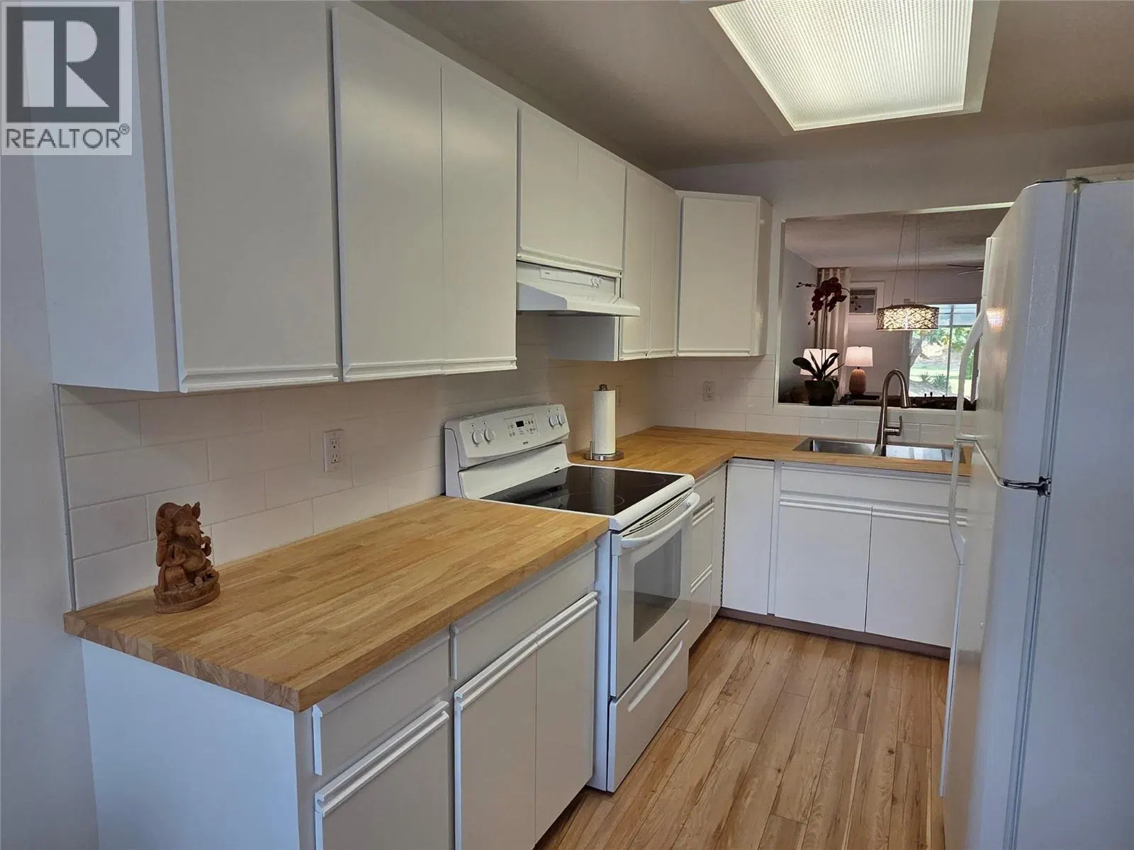 Photo 4 of 30 at #16 – 815 11th Avenue