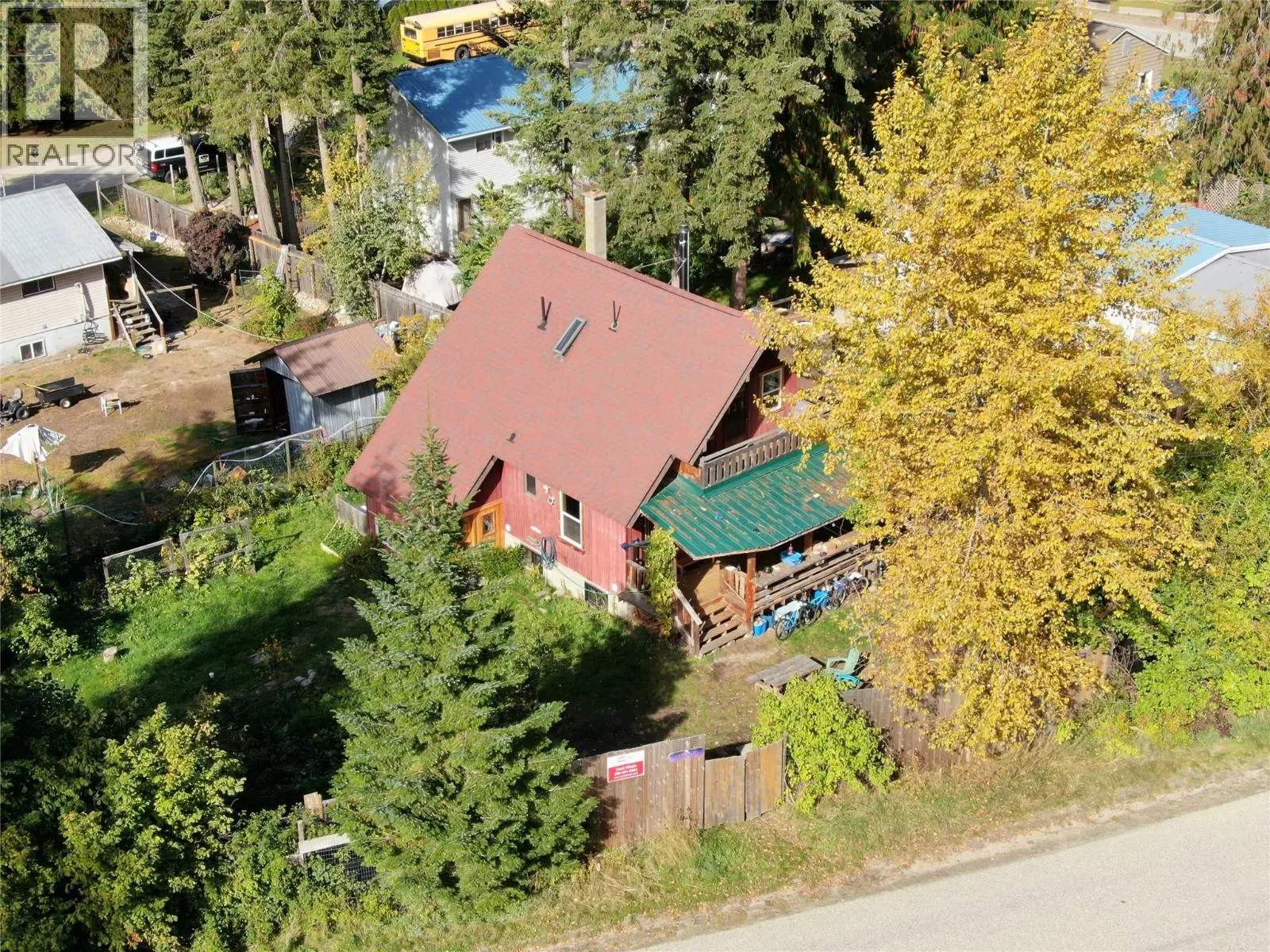Photo 3 of 47 at 1013 Slocan Street