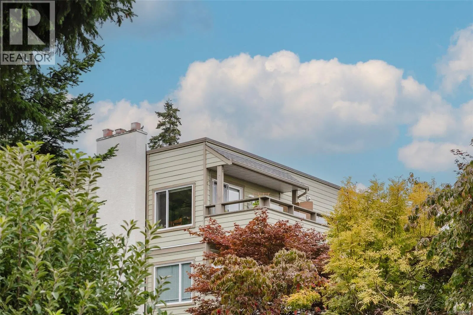 Photo 2 of 32 at #306 – 2250 Manor Place