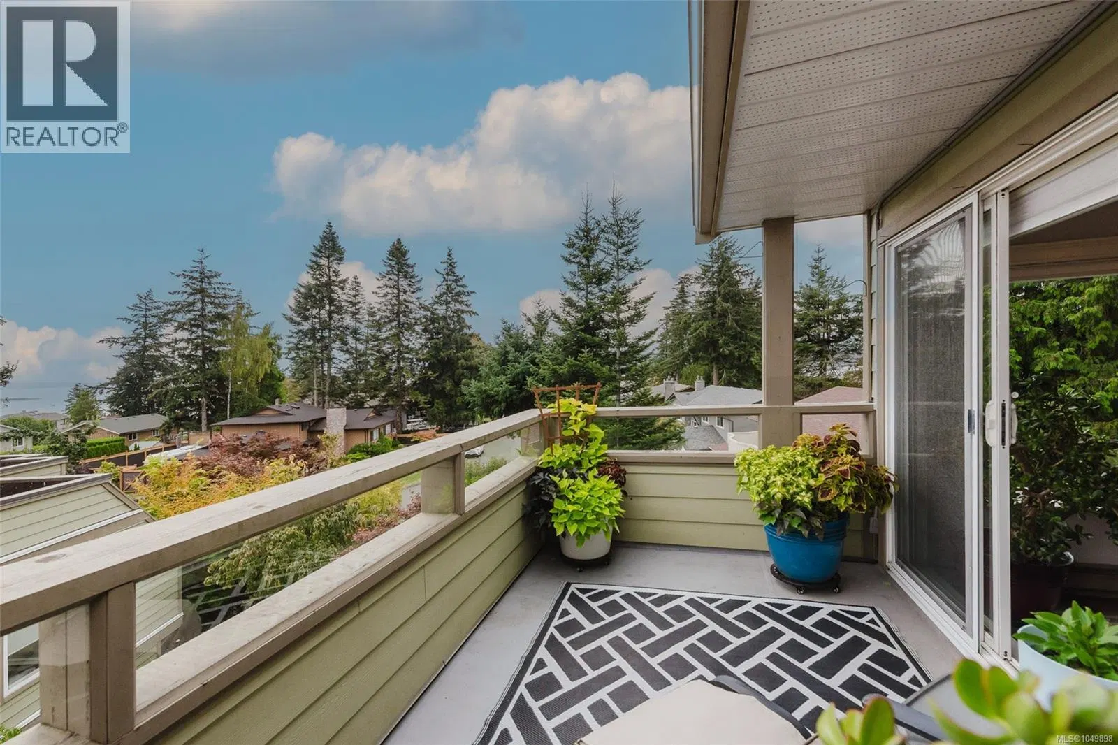 Photo 4 of 32 at #306 – 2250 Manor Place