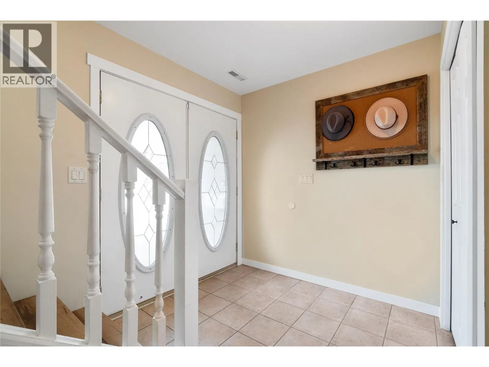 Photo 4 of 38 at #16 – 801 20 Street