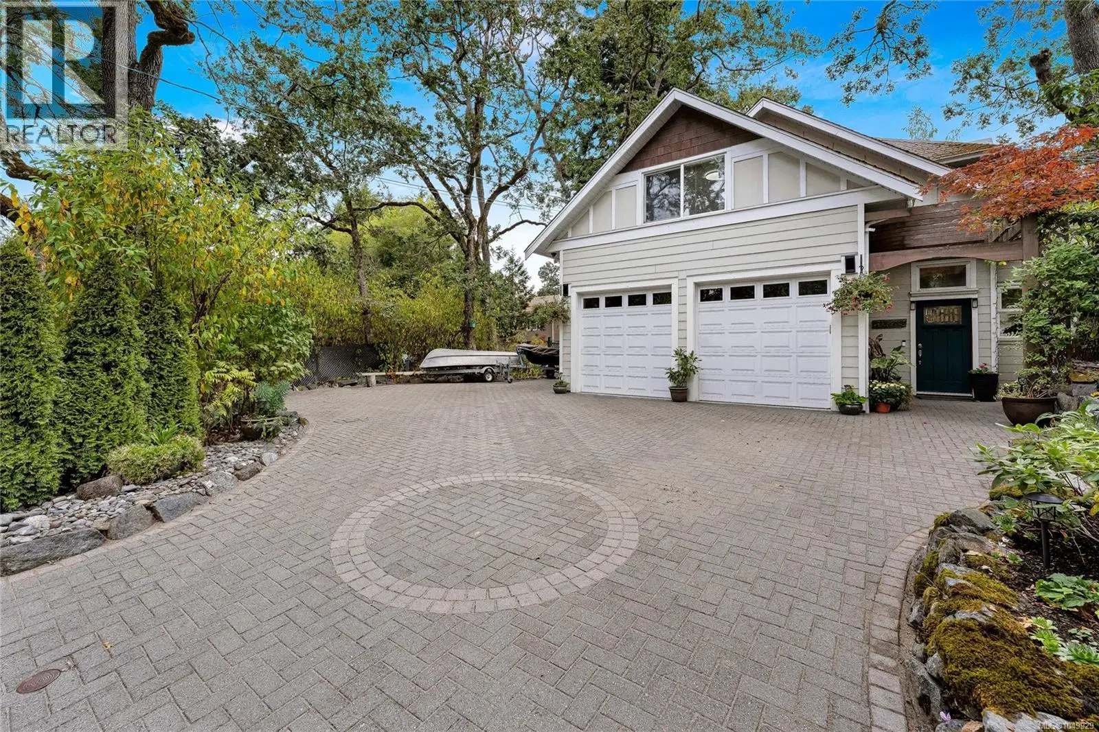 4151 Quadra Street