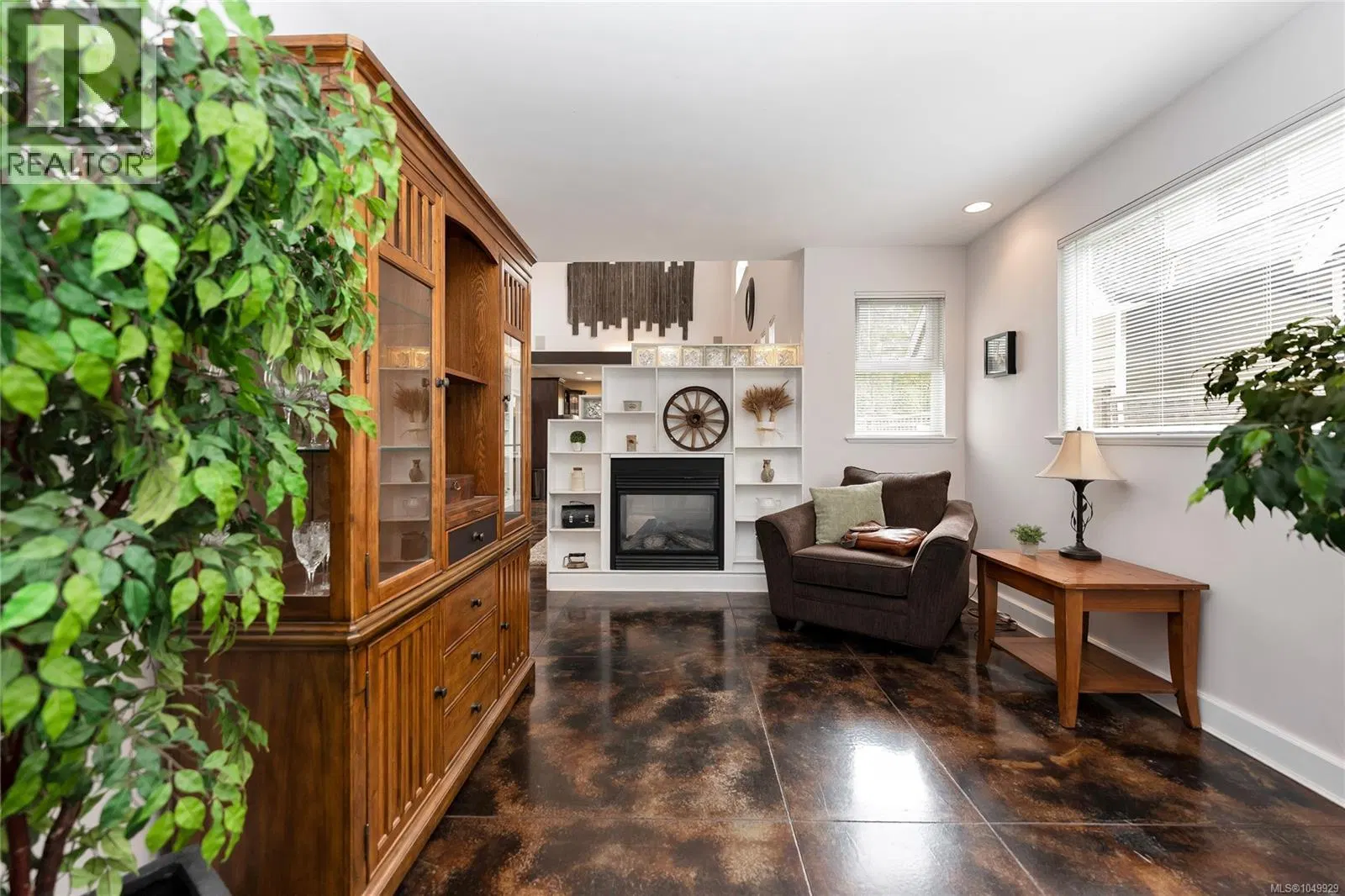 Photo 4 of 47 at 4151 Quadra Street