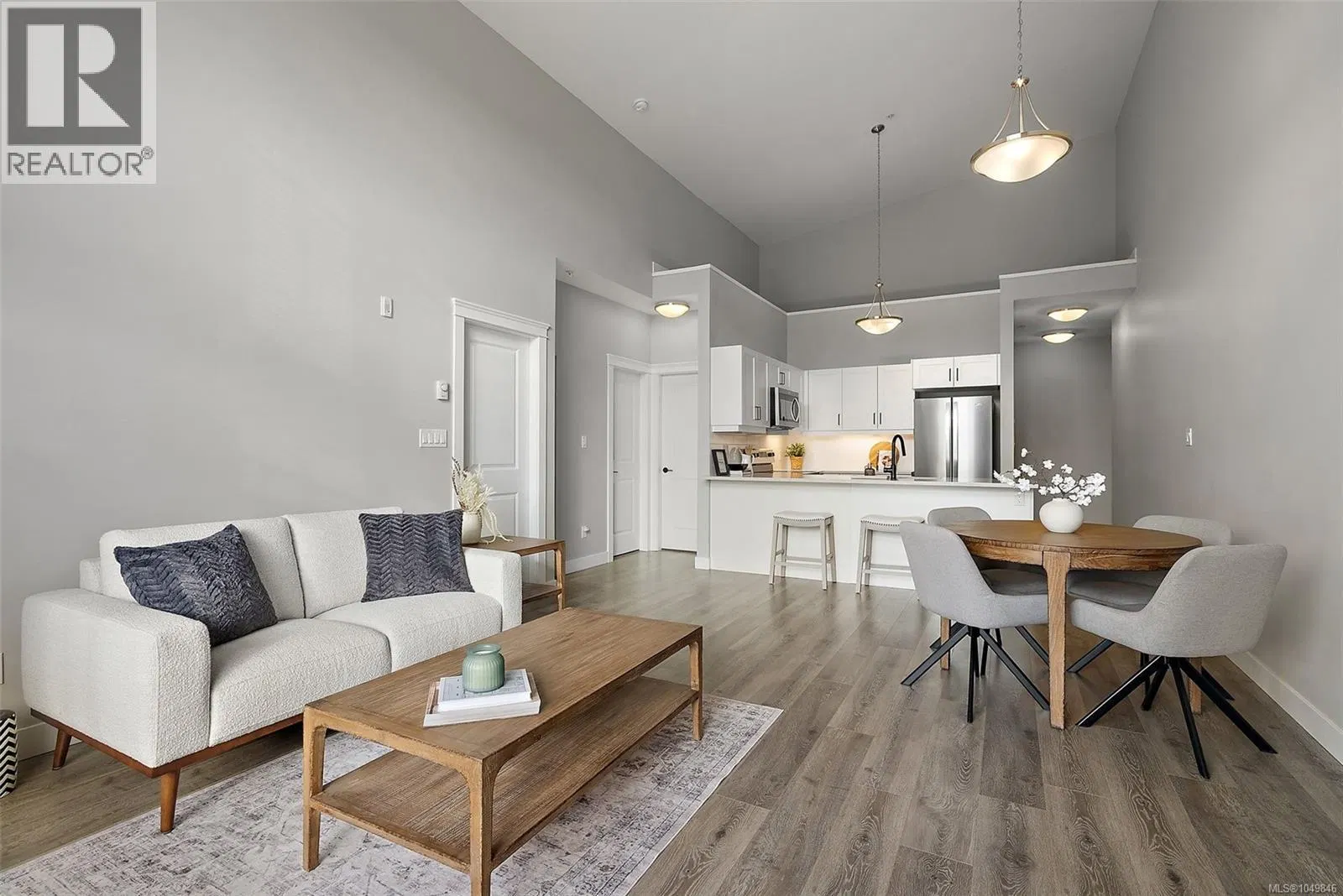Photo 5 of 23 at #403 – 844 Goldstream Avenue