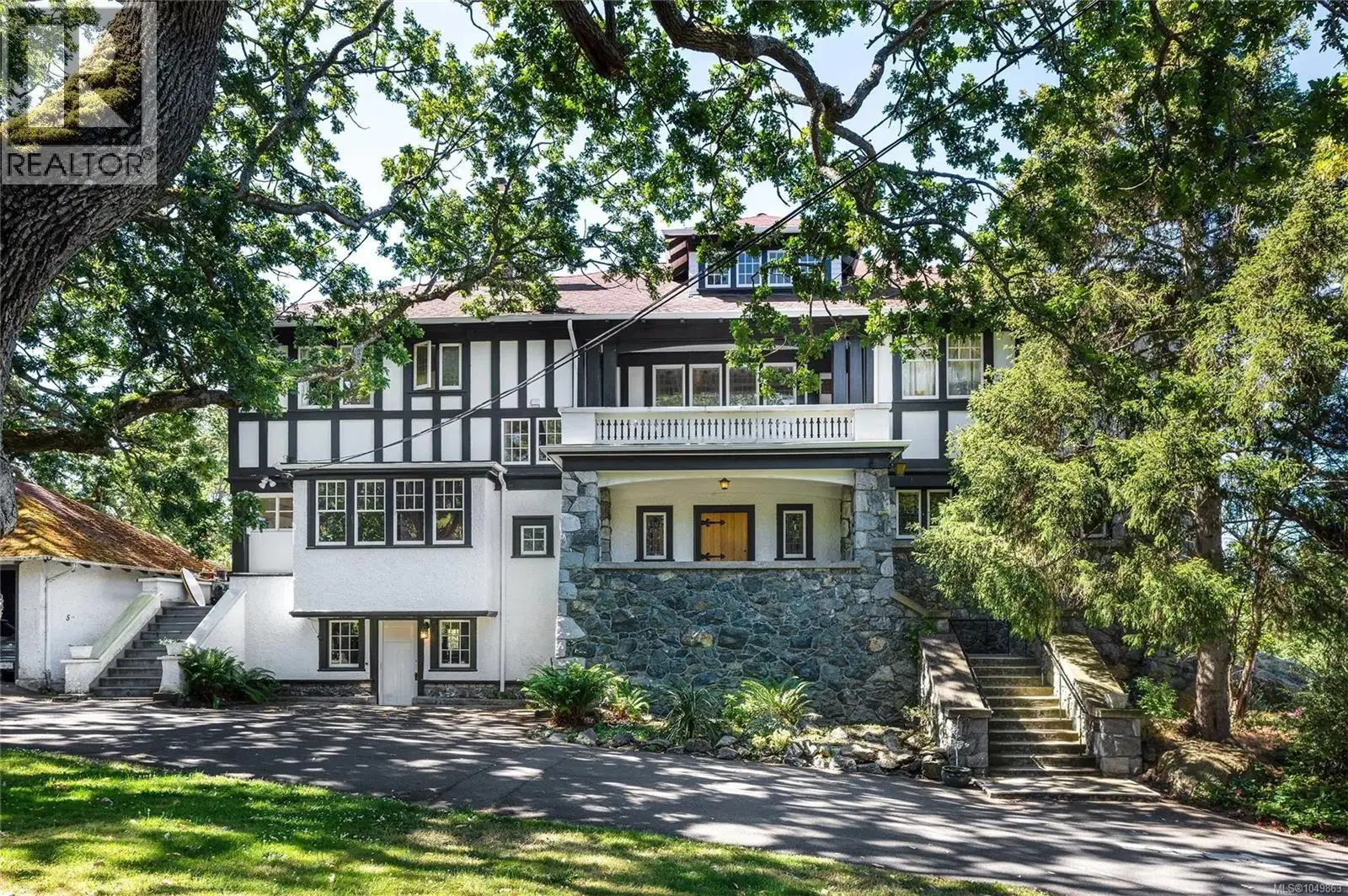 515 Foul Bay Road