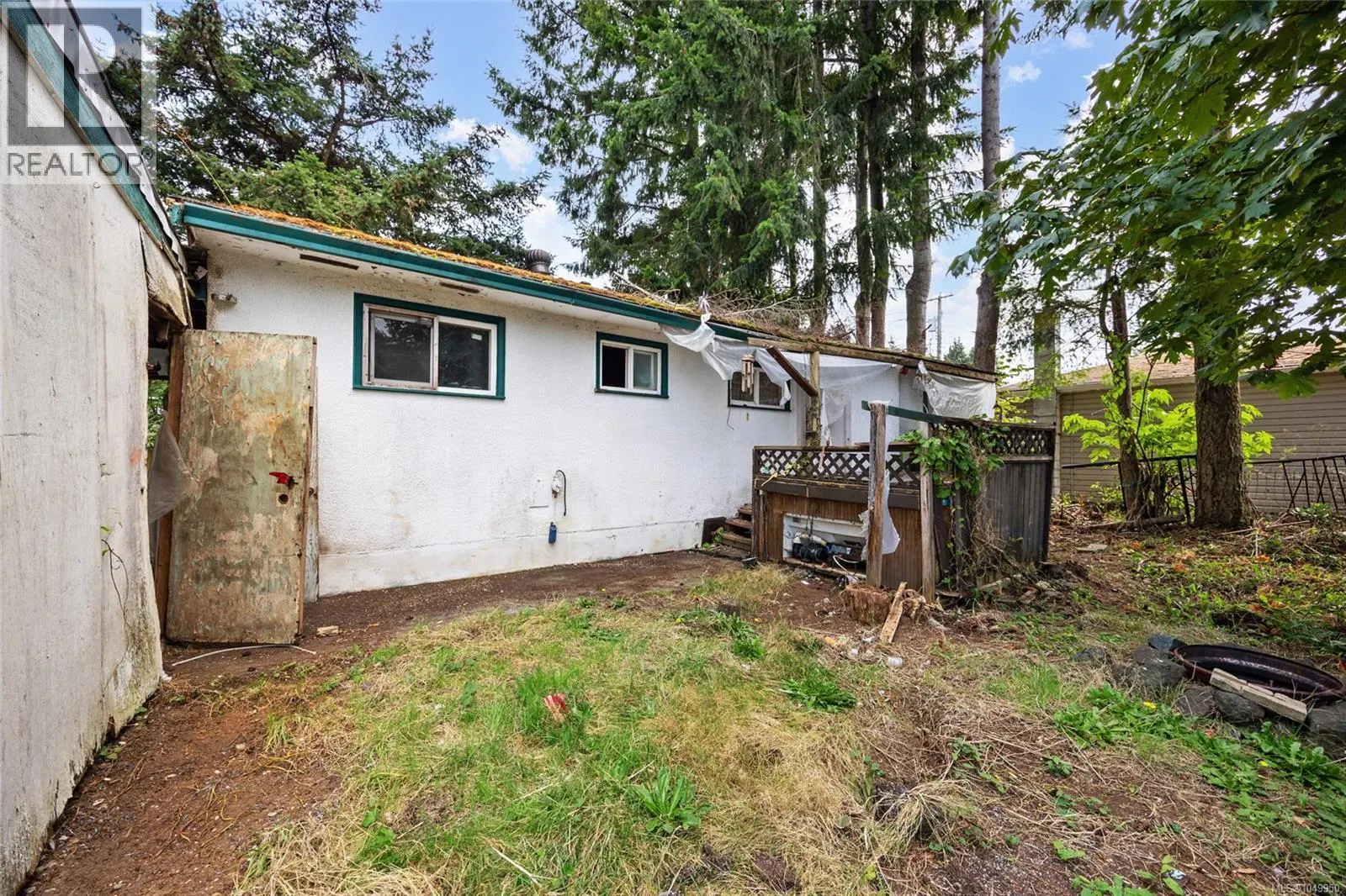 Photo 5 of 13 at 224 Westgate Road