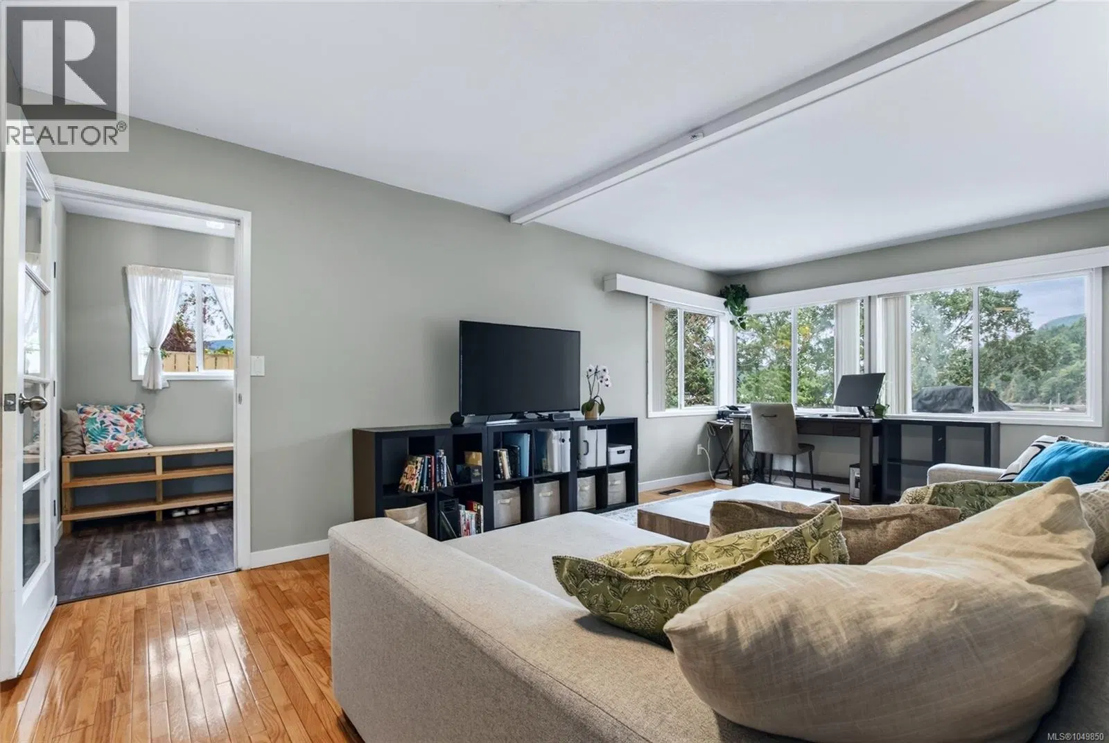 Photo 5 of 47 at 936 Arbutus Avenue