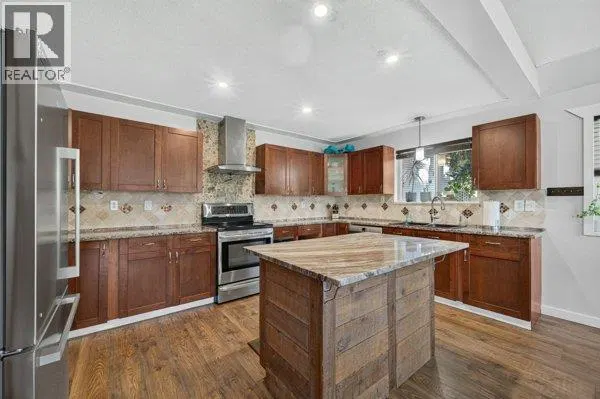 Photo 4 of 69 at 996 Arras Road