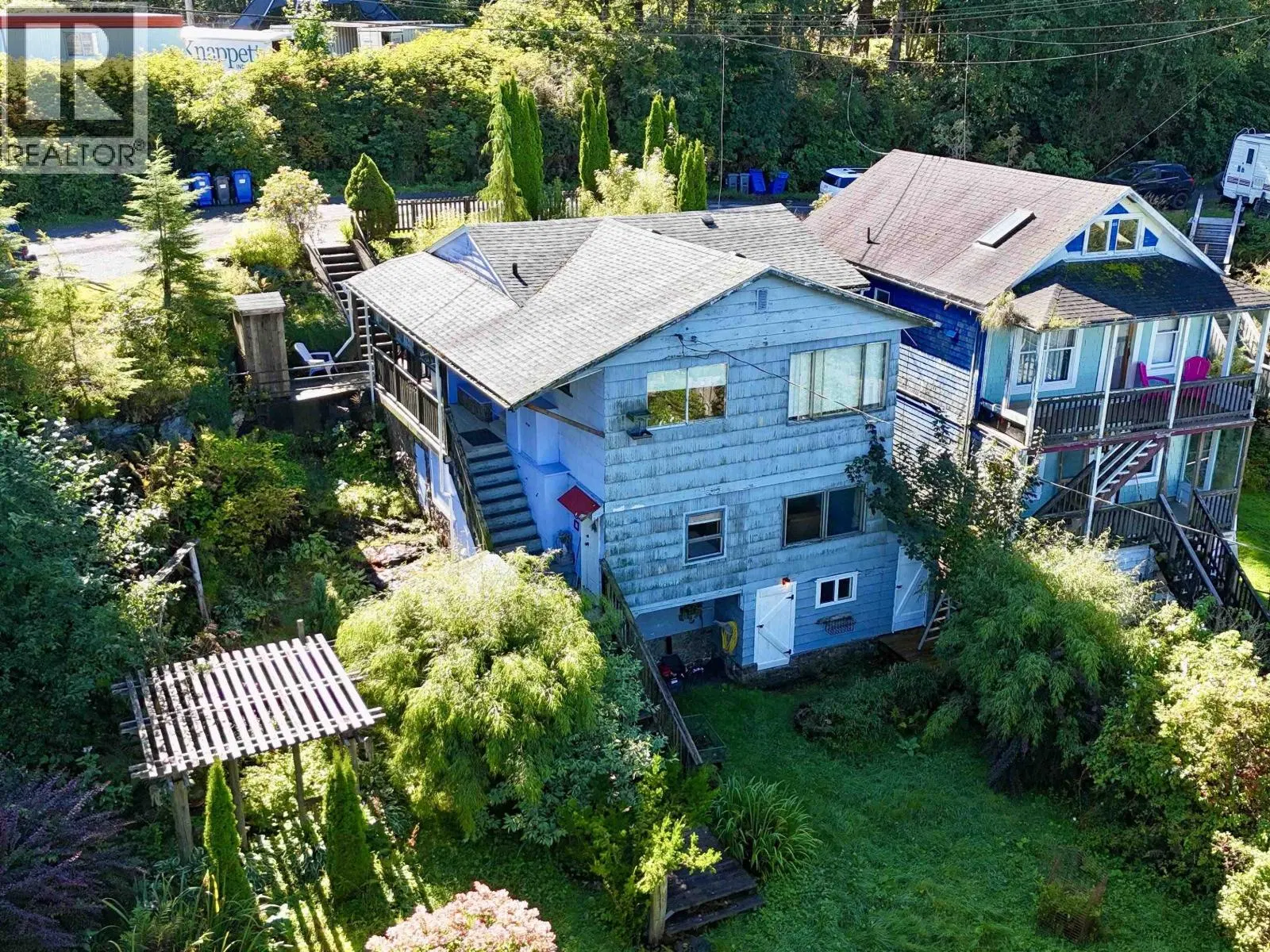 Photo 3 of 40 at 842 6TH Avenue