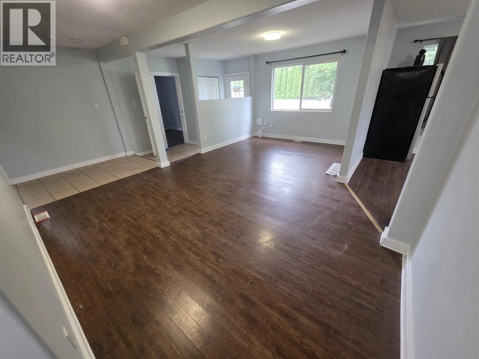 Photo 5 of 18 at 4626 SCOTT Avenue