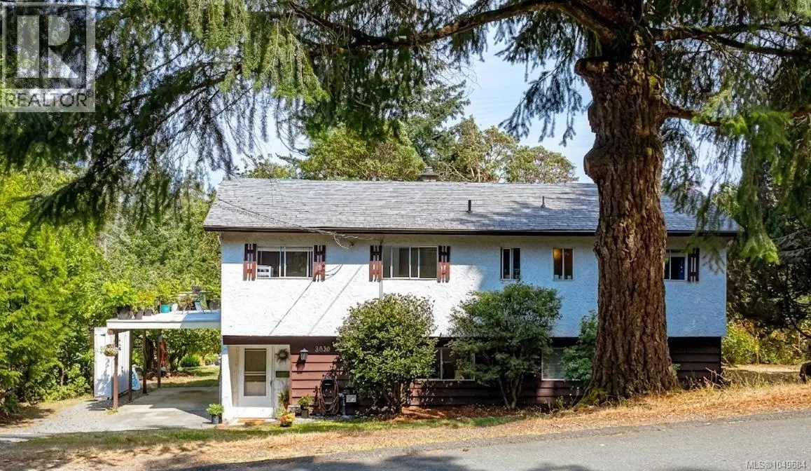 Photo 3 of 50 at 3330 Ravenwood Road
