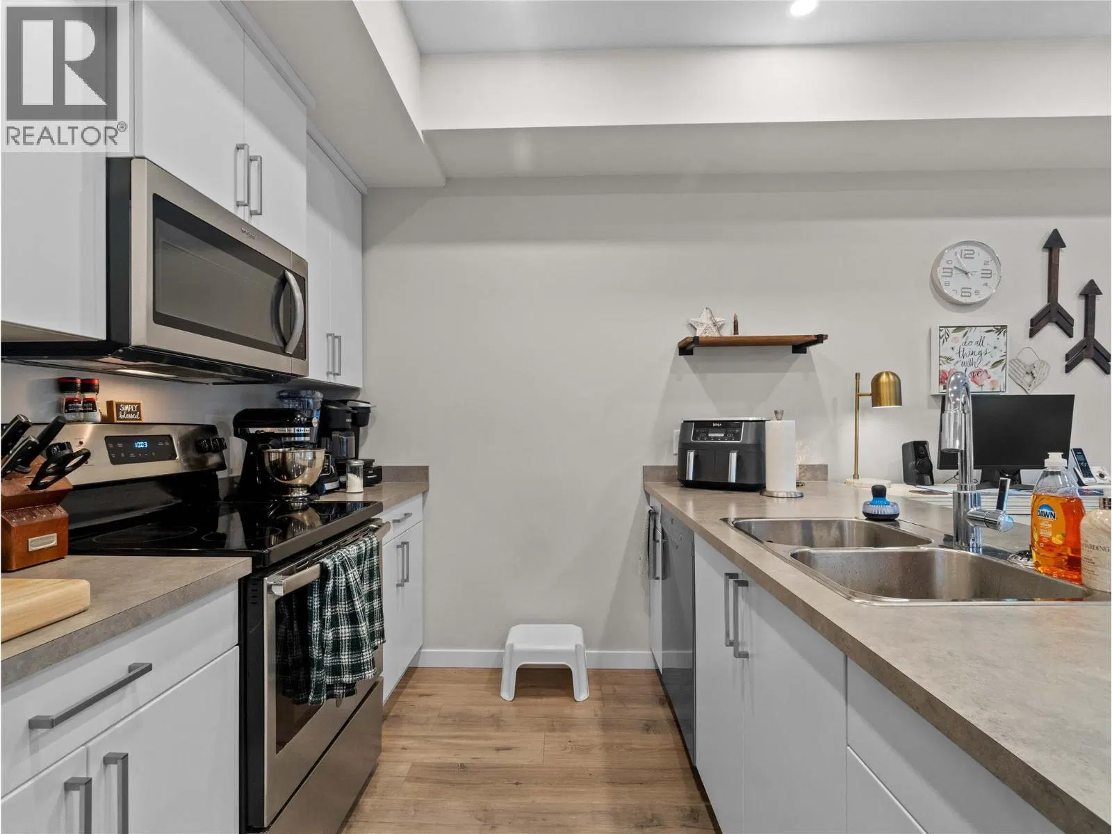Photo 5 of 30 at #16 – 2081 11 Avenue