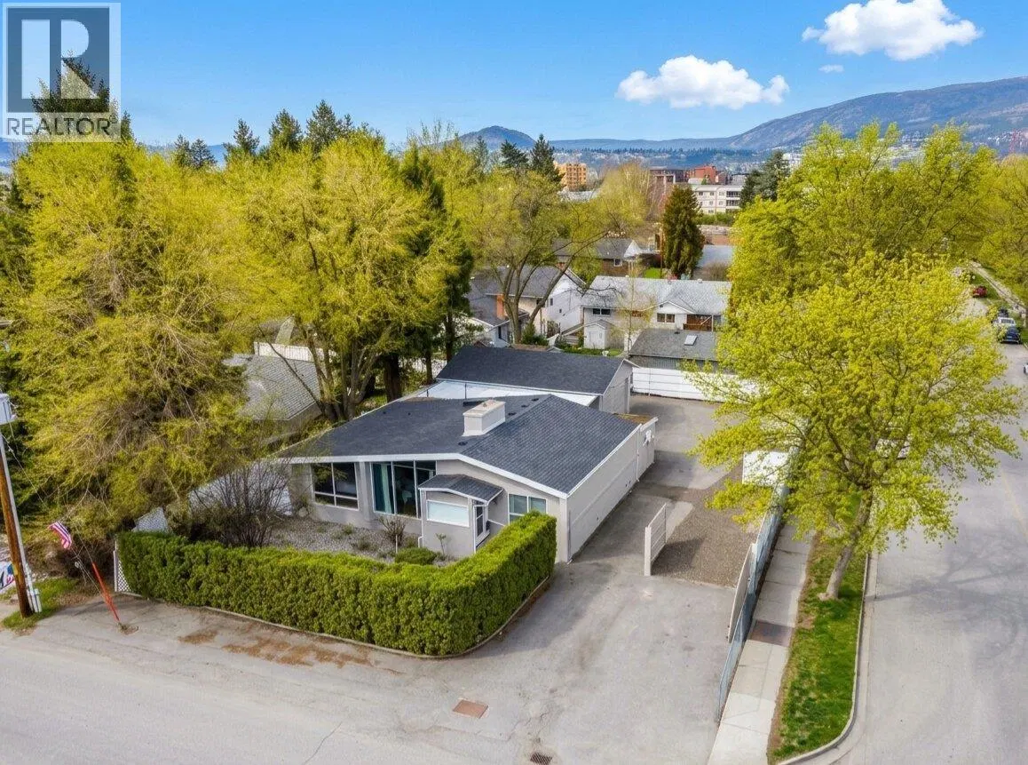 Photo 1 of 33 at 1201 Kelglen Crescent