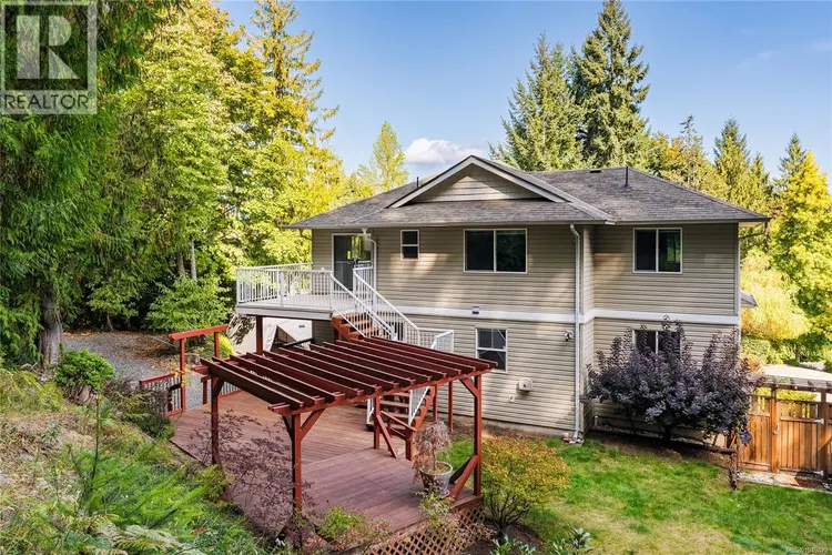 Photo 3 of 91 at 452 Thetis Drive