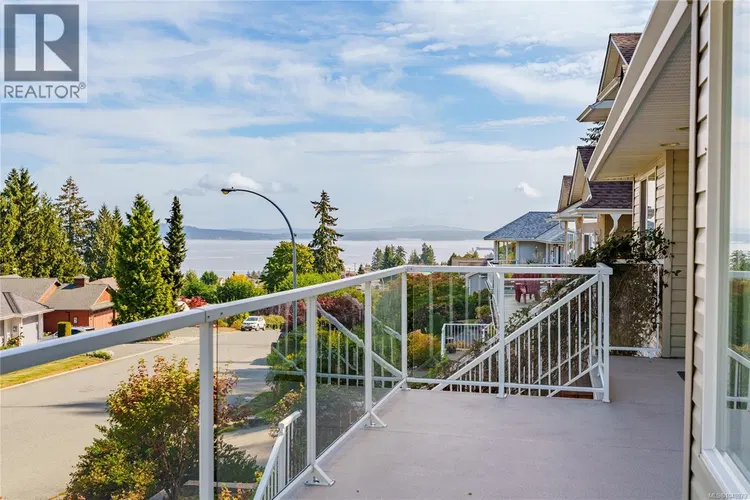 Photo 4 of 91 at 452 Thetis Drive