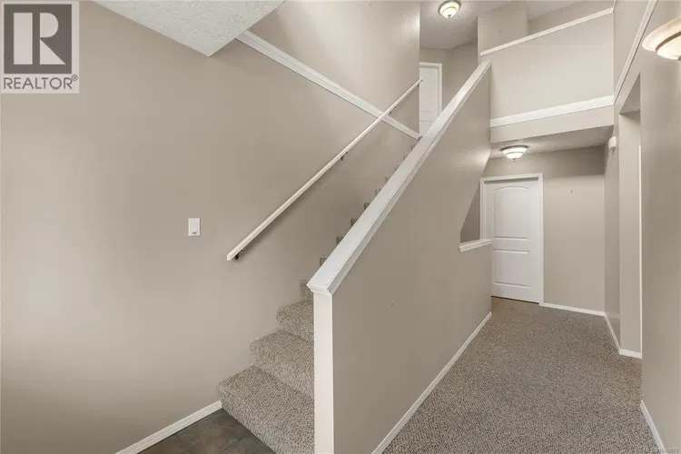 Photo 5 of 91 at 452 Thetis Drive