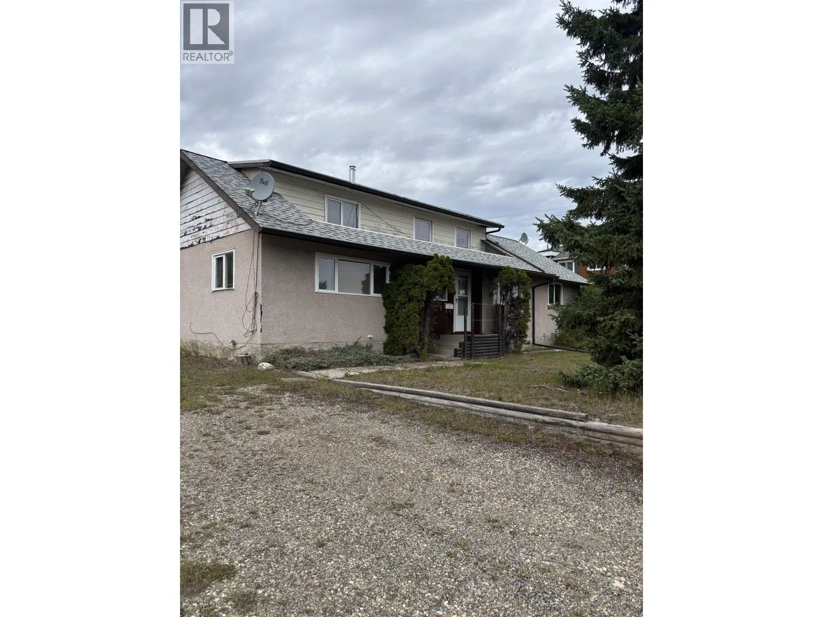 Photo 2 of 26 at BC – 2275 WEBBER Crescent