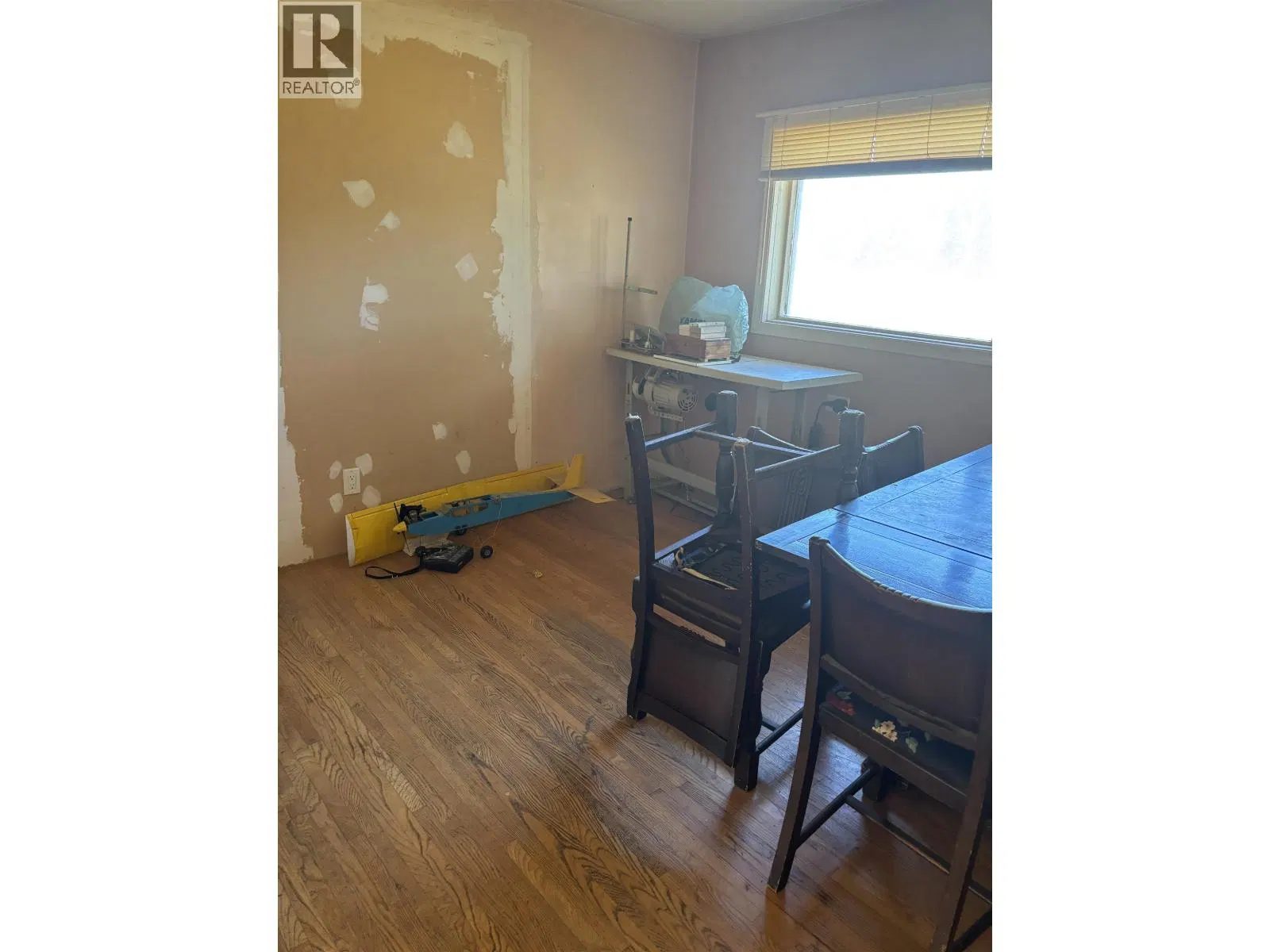 Photo 4 of 26 at BC – 2275 WEBBER Crescent