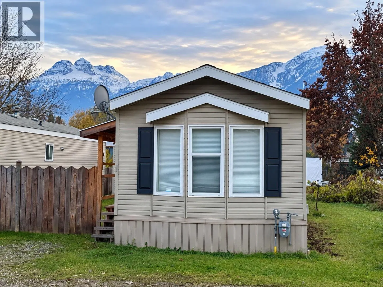 Photo 1 of 22 at #1 – 318 Humbert Street