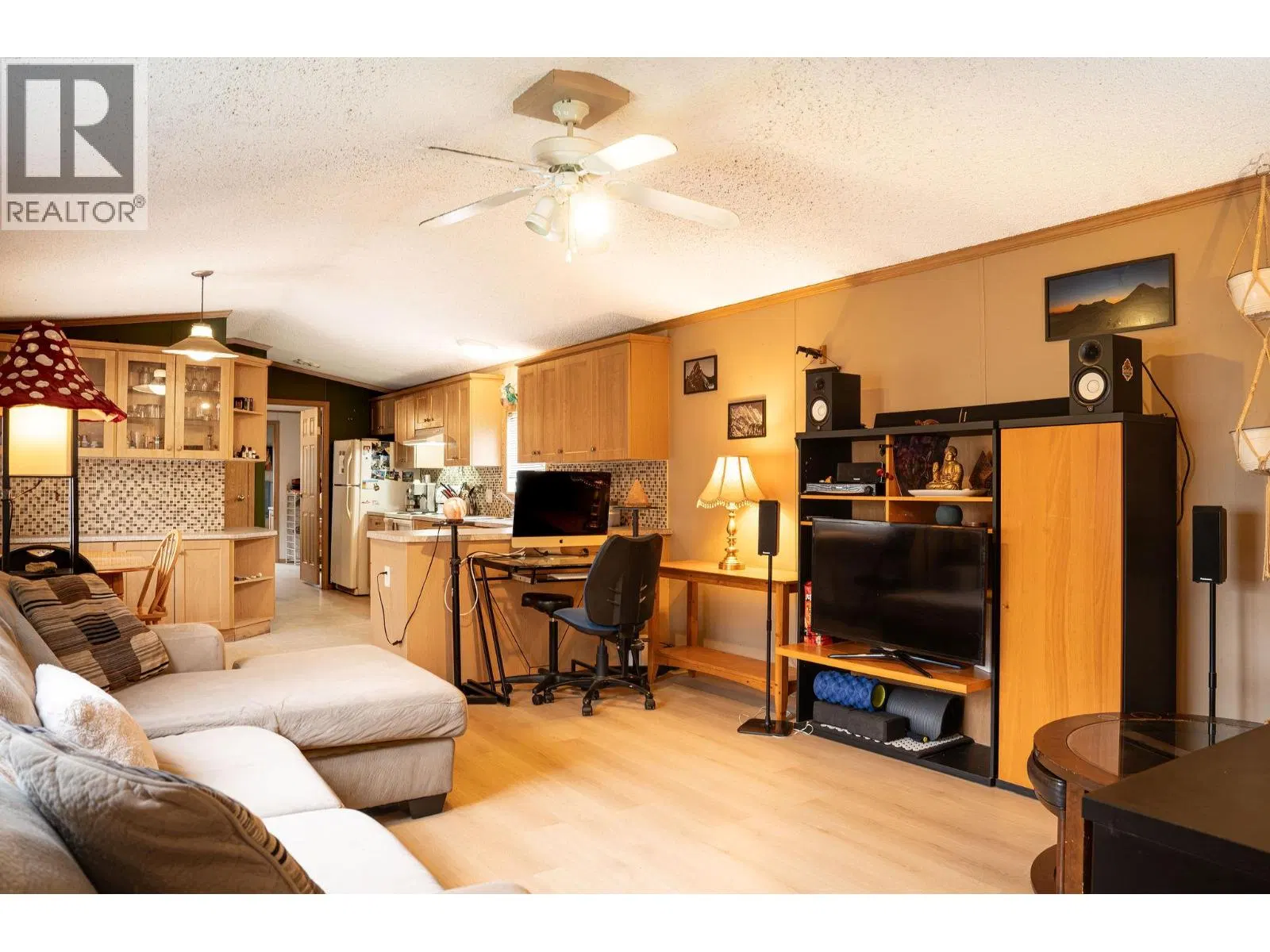 Photo 3 of 22 at #1 – 318 Humbert Street