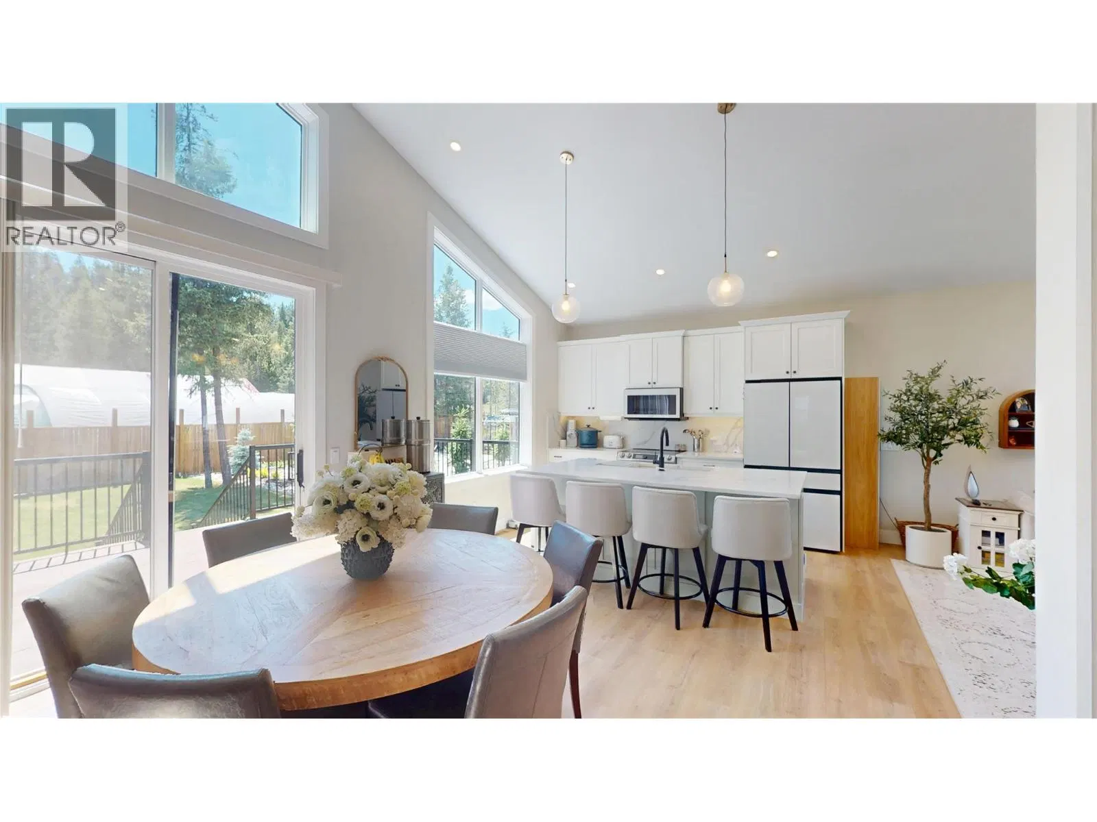 Photo 4 of 45 at 217 Shadow Mountain Boulevard