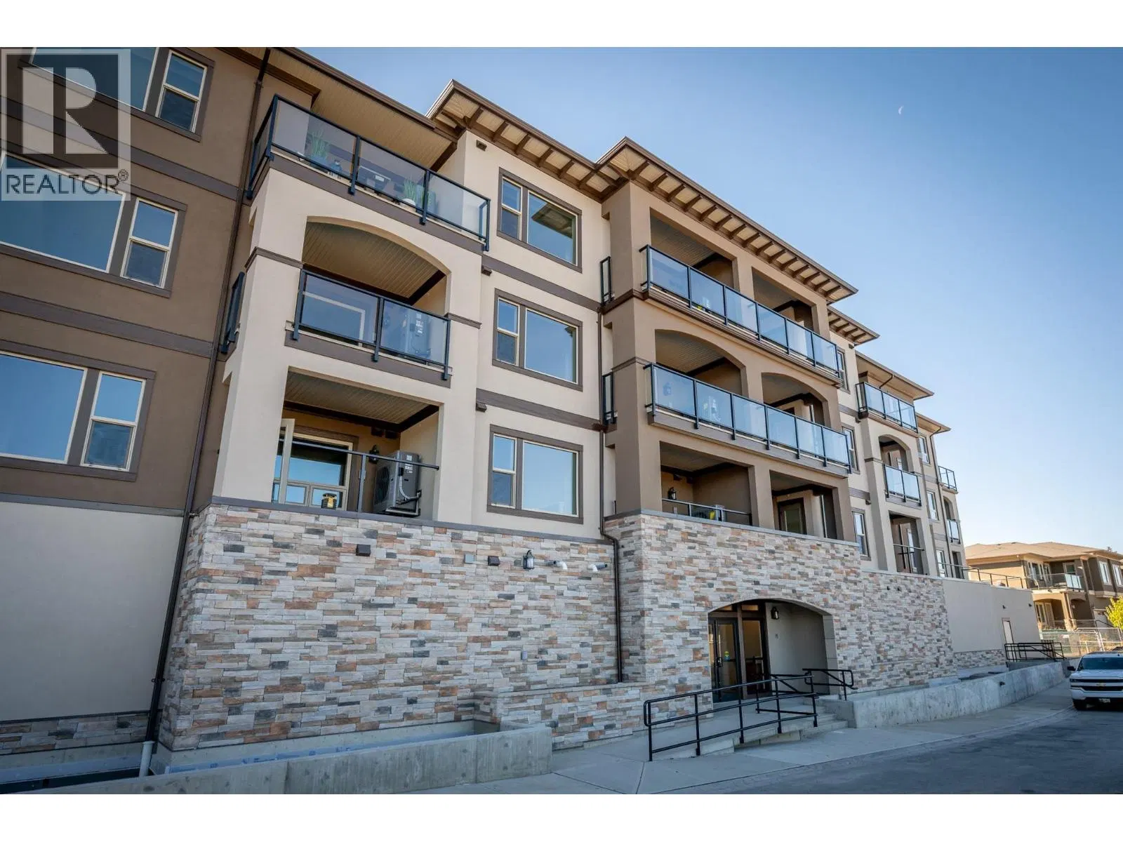 Photo 1 of 17 at #105 – 2171 Van Horne Drive